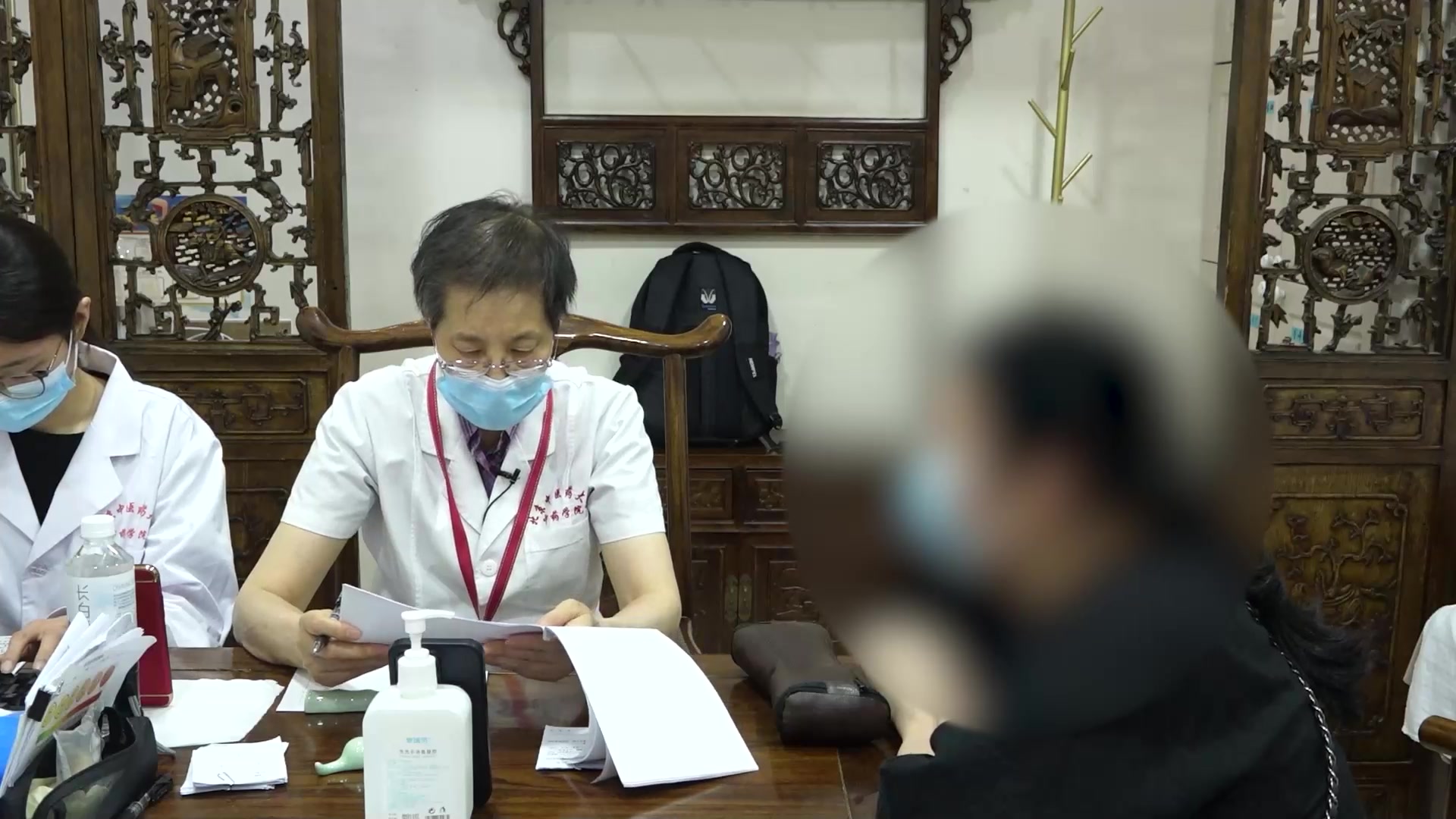 痰瘀互结气阴两虚：53岁女性偏头痛化疗后腿沉咽堵盗汗的中医调治