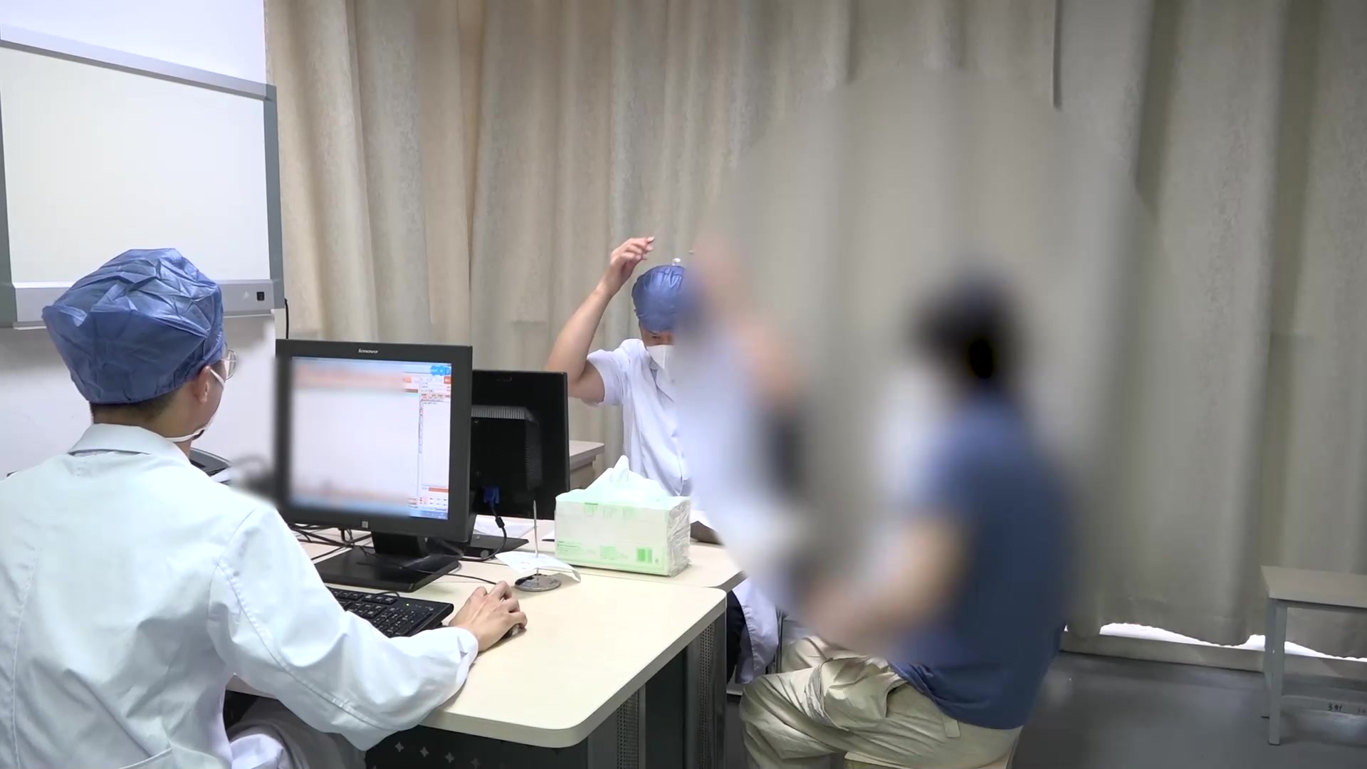 脾寒热错杂：55岁萎缩性胃炎患者胃胀反酸的寒热并调法