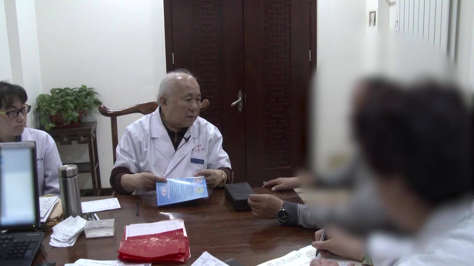 气阴两虚湿浊内停：62岁男性糖尿病失眠耳鸣伴腿肿的益气养阴利湿法