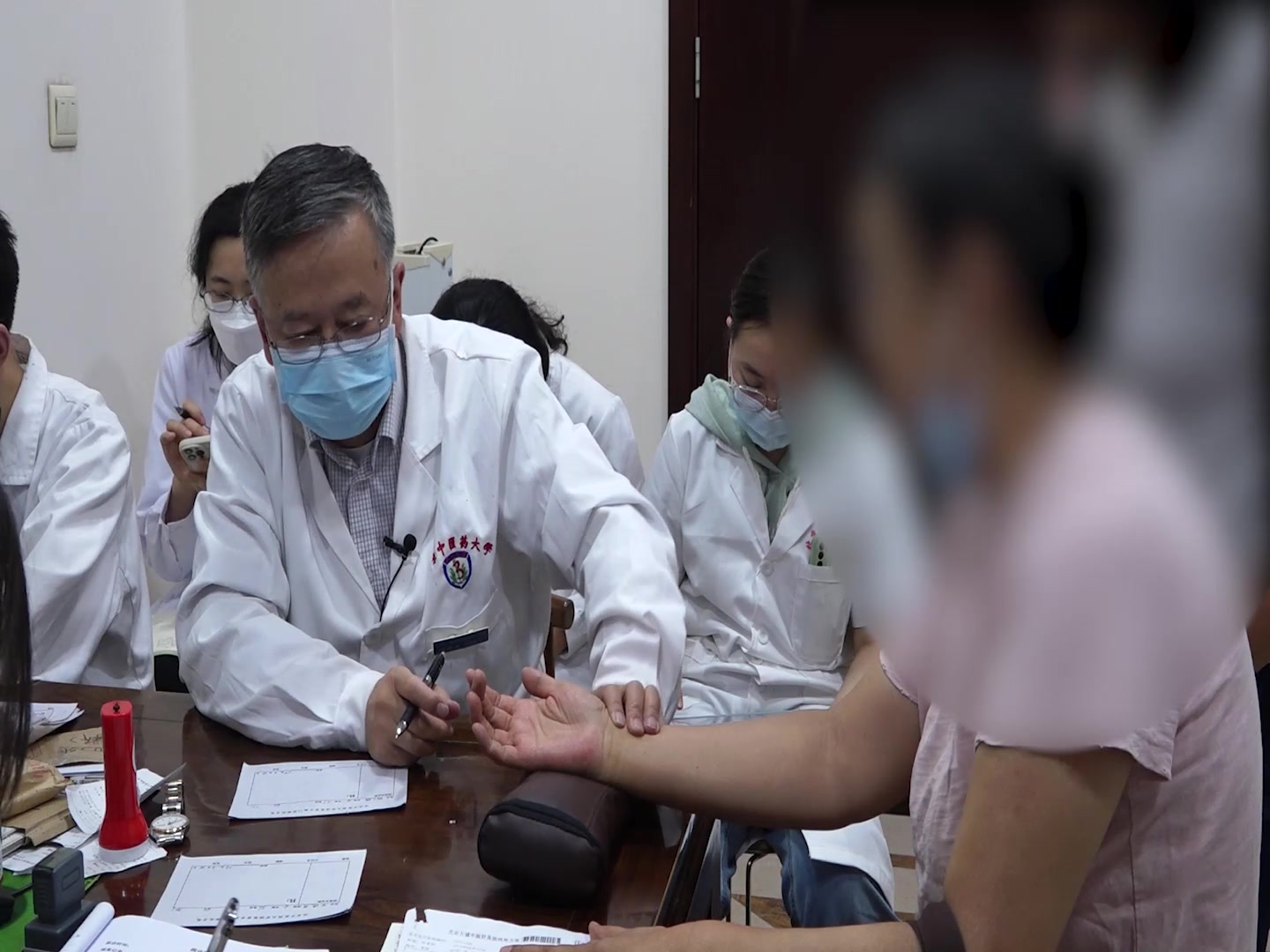 肝气郁结痰热内扰：66岁女性长期失眠依赖西药的疏肝清热化痰治疗
