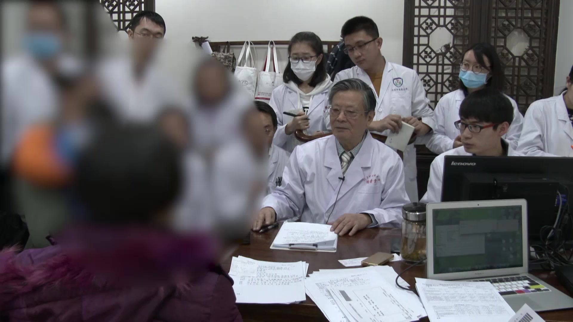 风邪犯肺痰湿内阻：3岁小儿过敏性鼻炎合并哮喘喘鸣吐泻的早期识别与阻断