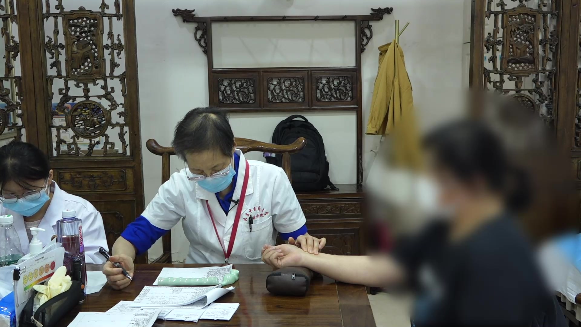 血虚血瘀：48岁类风湿患者失眠手损的养血通络法