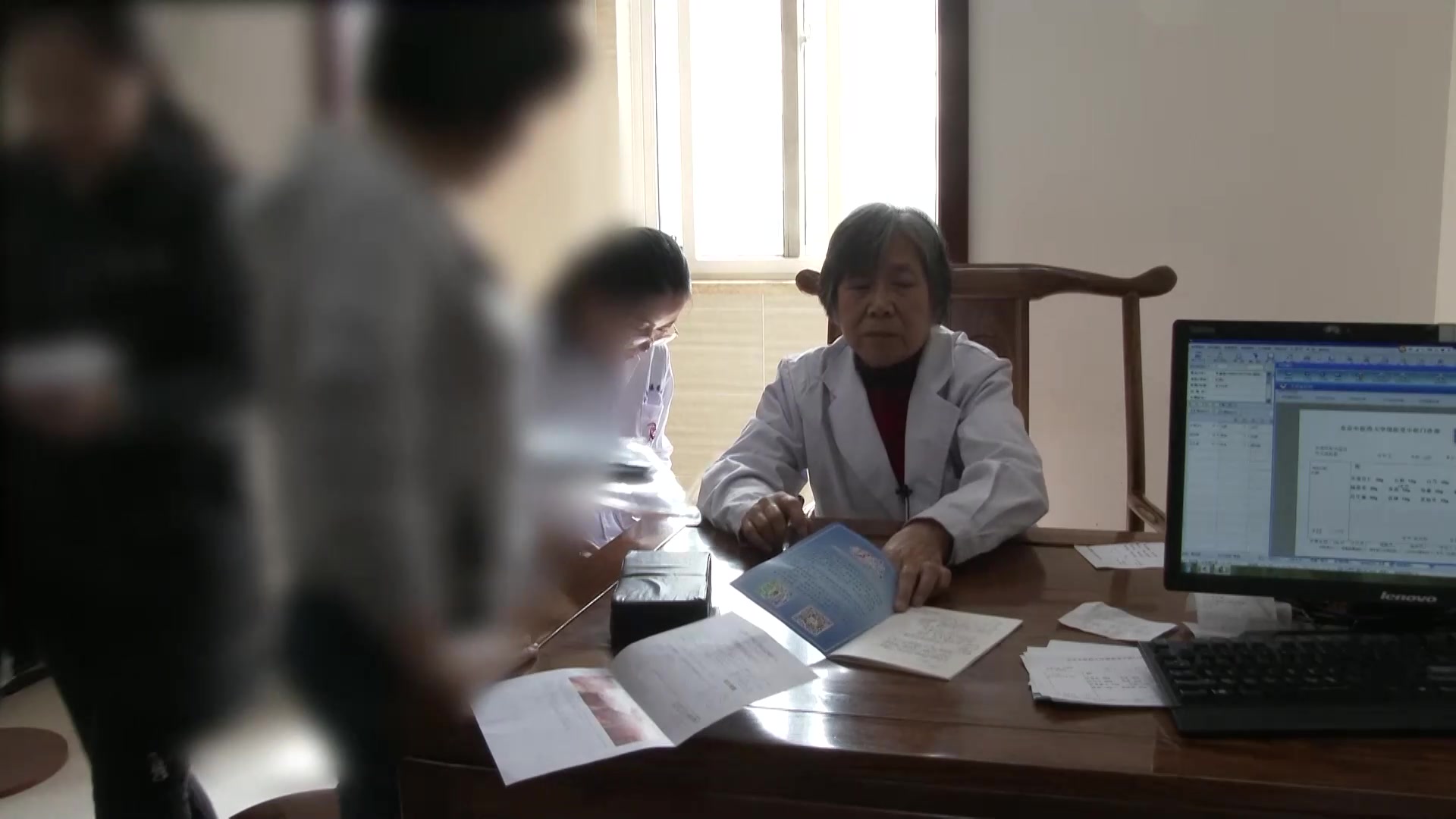 脾虚湿盛 气滞血瘀：43岁女性乳癖伴月经不调的祛湿散结法