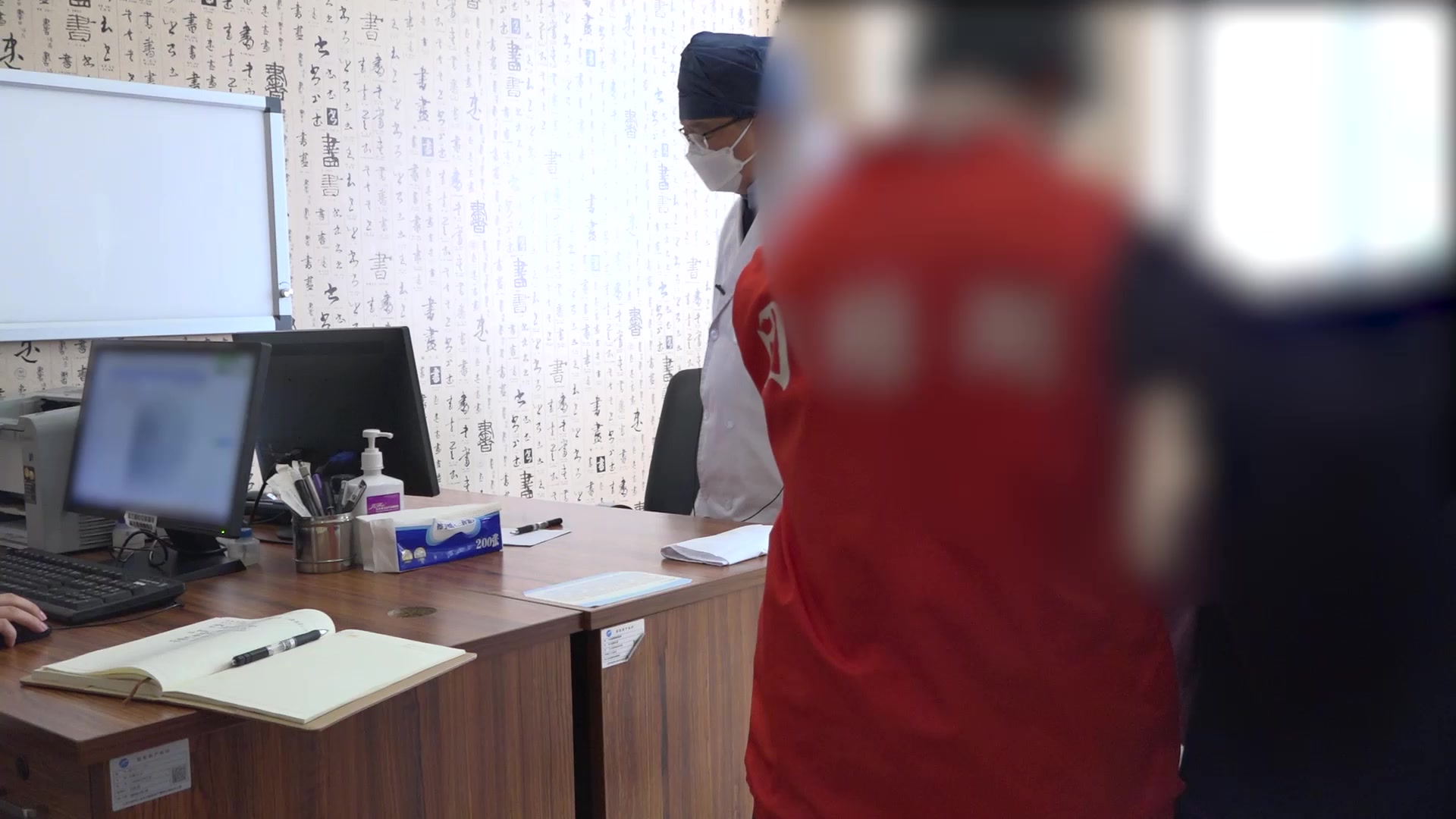 肝肾阴虚肝阳上亢：90岁老太头面烘热汗出血压高的滋阴潜阳法