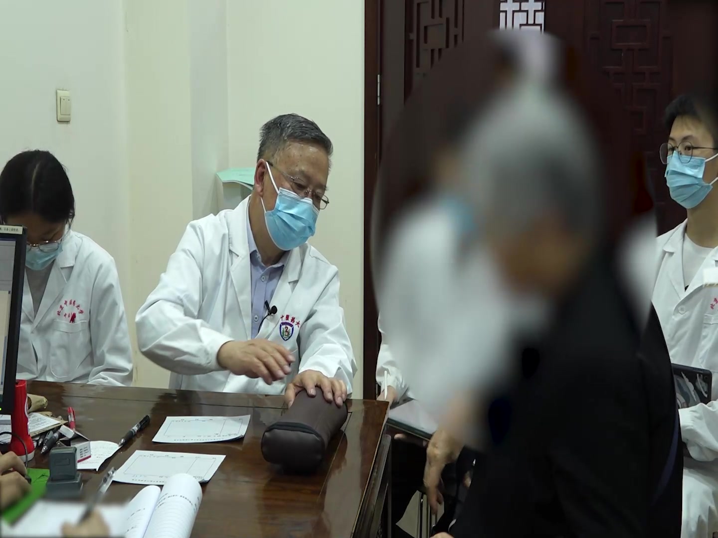 心肾不交痰热扰心：69岁女性房颤心慌的疏肝补心化痰安神法