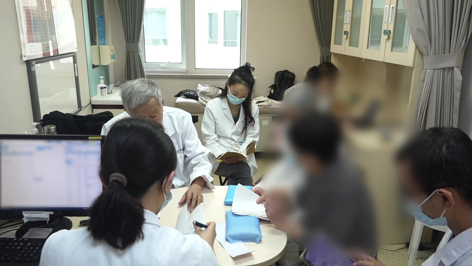 气阴两虚营卫不和：77岁冠心病搭桥后背痛心悸的桂枝加瓜蒌合栀子豉汤辨治