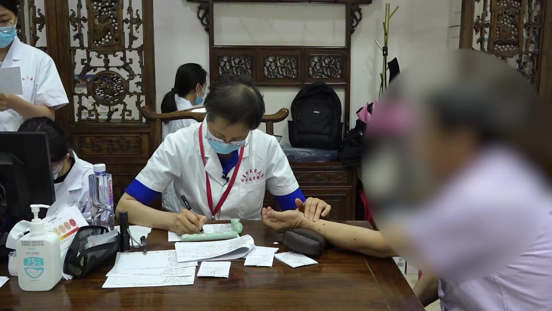 脾胃虚弱正气亏虚：77岁癌症患者瘙痒汗多的扶正祛邪法