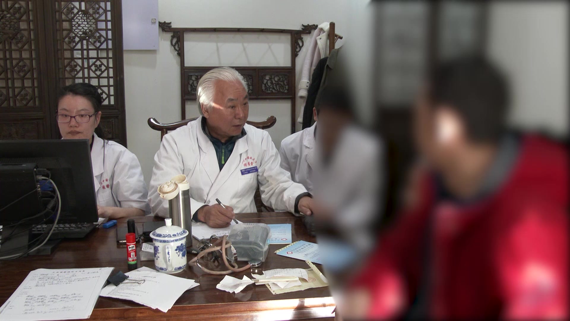 脾胃虚寒寒热错杂：83岁食道术后腹痛腹泻的中药调理