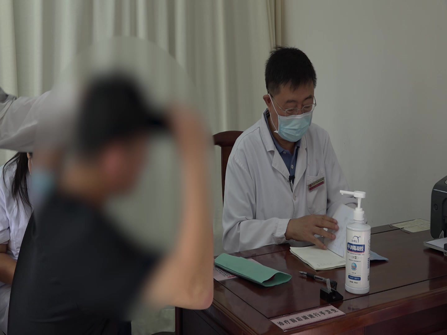 湿热蕴肤：13岁男童头部花斑癣脱发斑的清热祛湿养血法