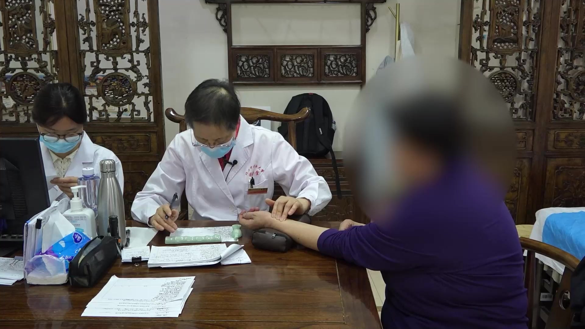 风热犯肺/心脾两虚：67岁失眠患者咳嗽之先清肺后健脾养心分步施治