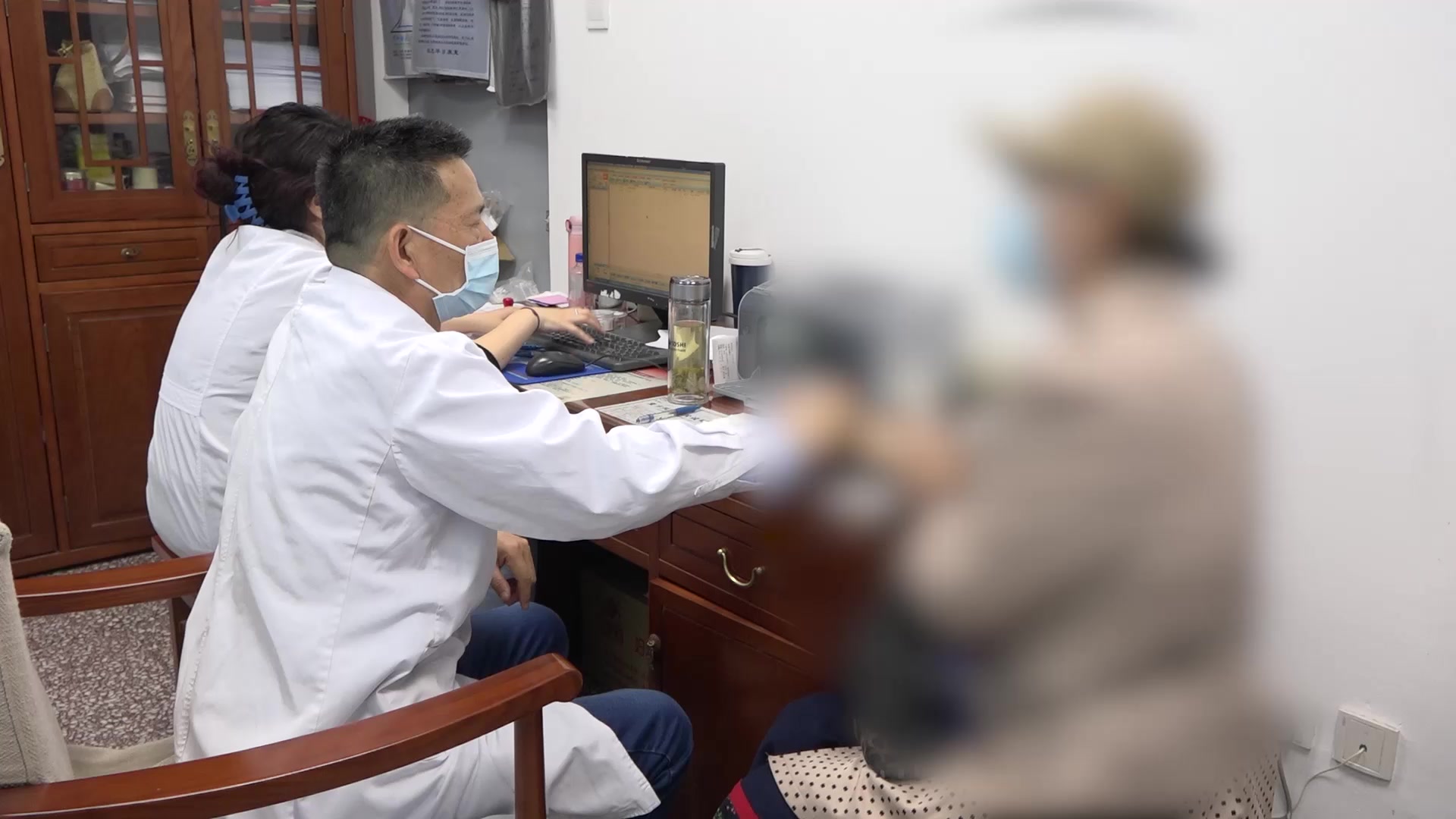 腑气不通，耳窍失养：60岁女性耳鸣耳聋伴脐周痛的针罐并用治验