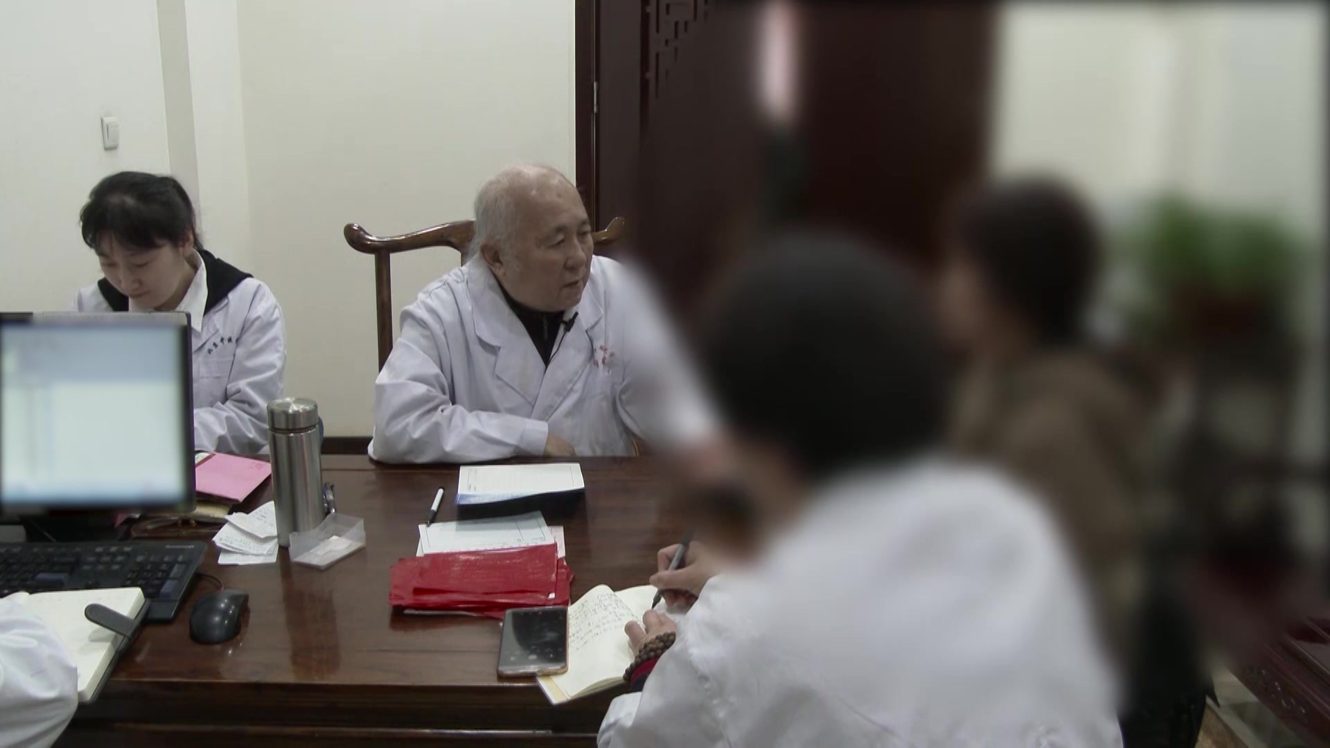 肝肾阴虚肝火上扰：59岁女性耳鸣伴血小板增多症的滋阴降火清肝法