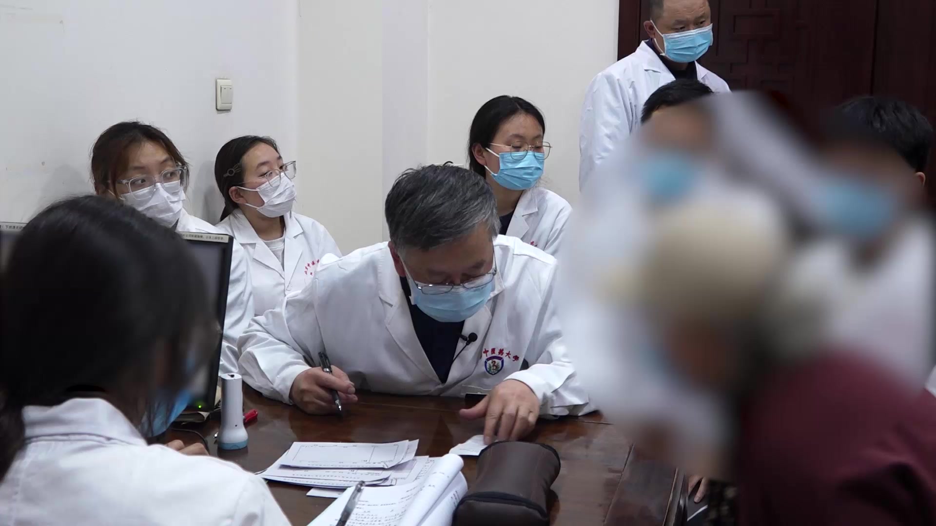 痰热内扰心气不足：70岁女性心悸高血压伴腹泻的补气和胃降压法