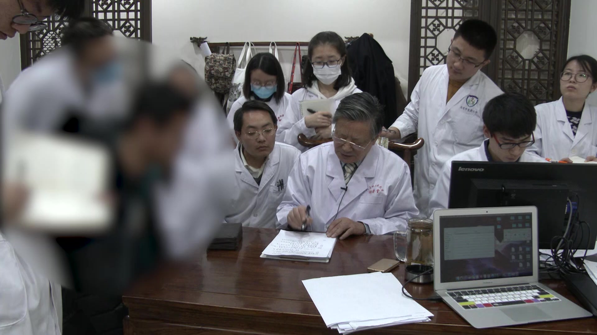 肝郁脾虚：26岁男性右胁腹不适伴大便不成形的疏肝健脾法