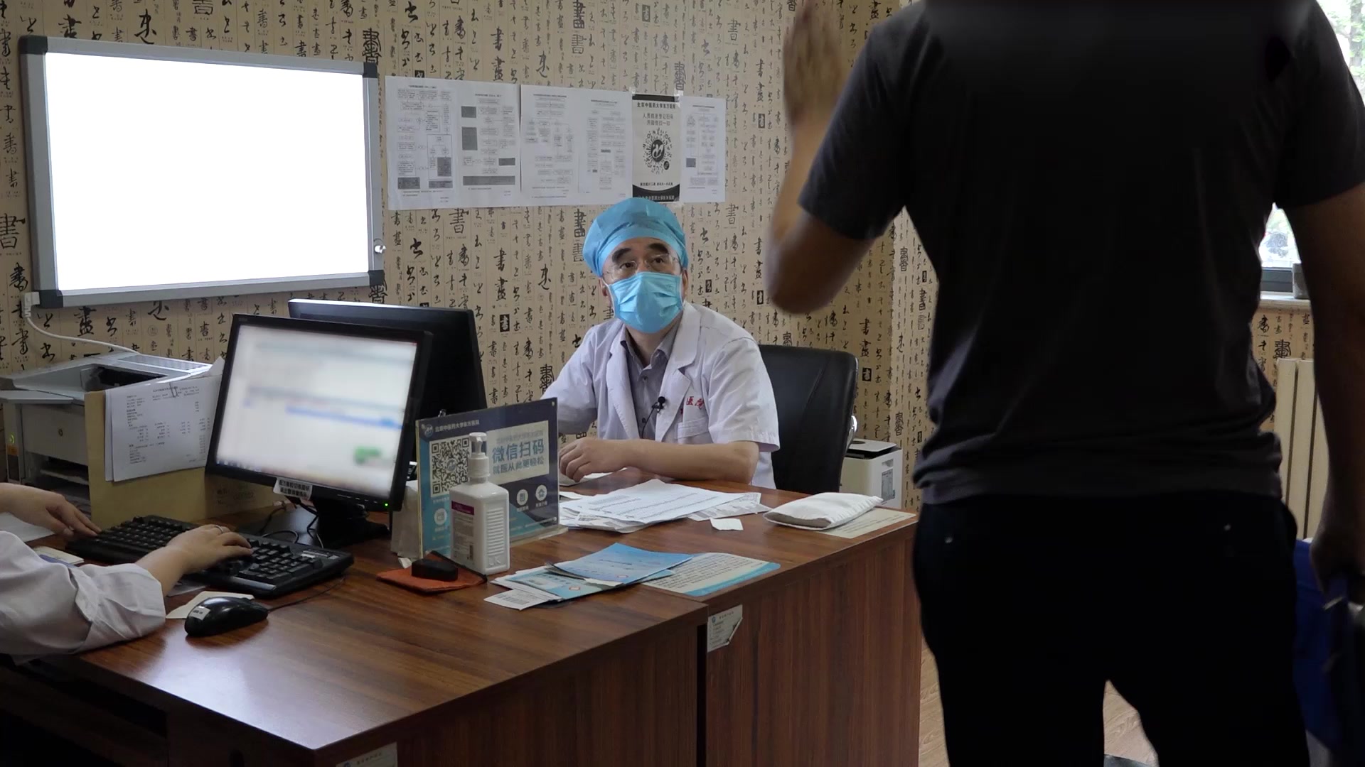 气阴两虚证：72岁肺癌脑转移患者右胸隐痛的中医带瘤生存调治