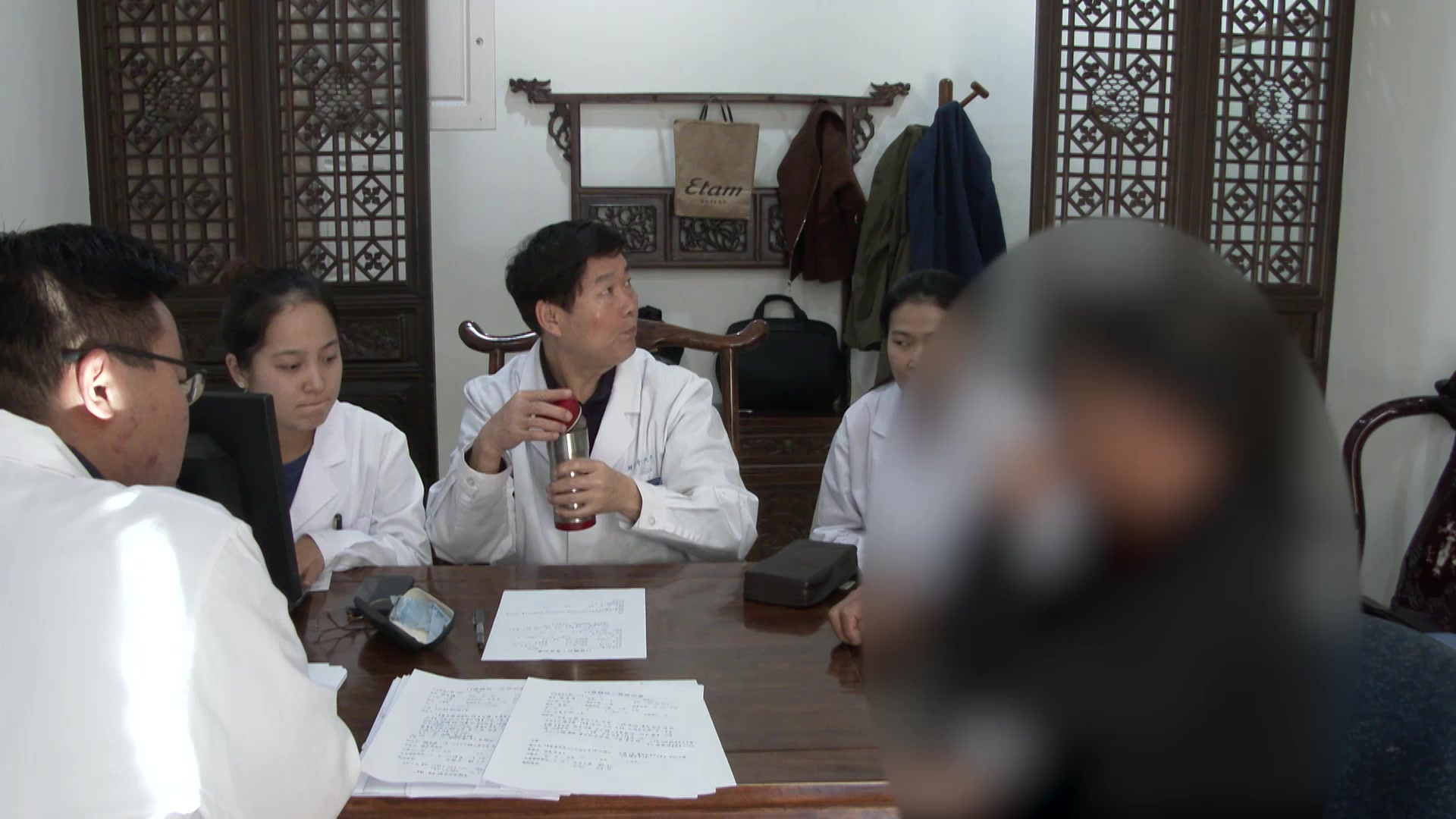 阴虚挟瘀挟湿热：58岁男性消渴病血糖波动的知柏地黄汤加味治疗