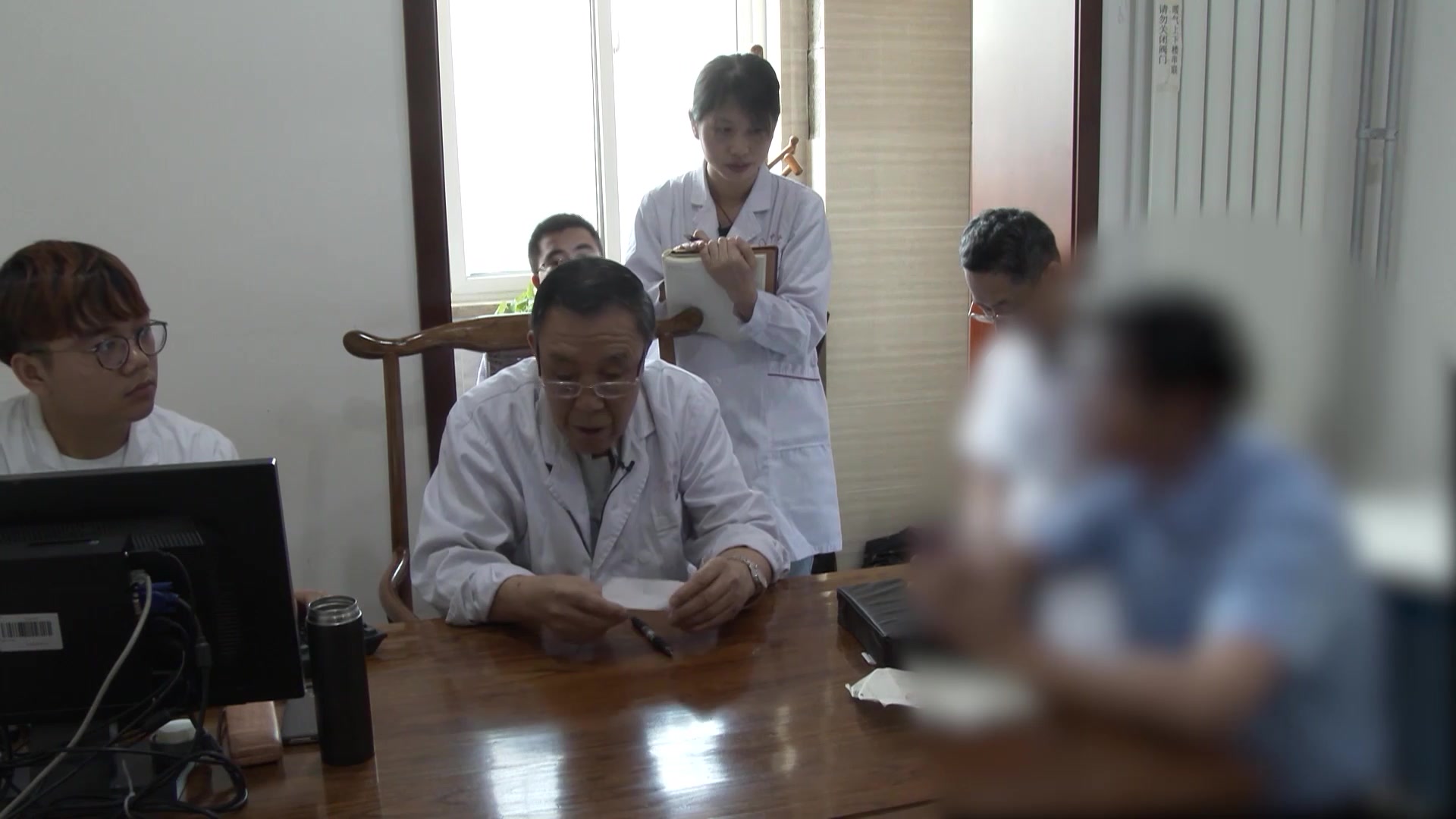 气阴两虚夹风痰：44岁男性三高伴头晕舌歪的益气养阴息风法