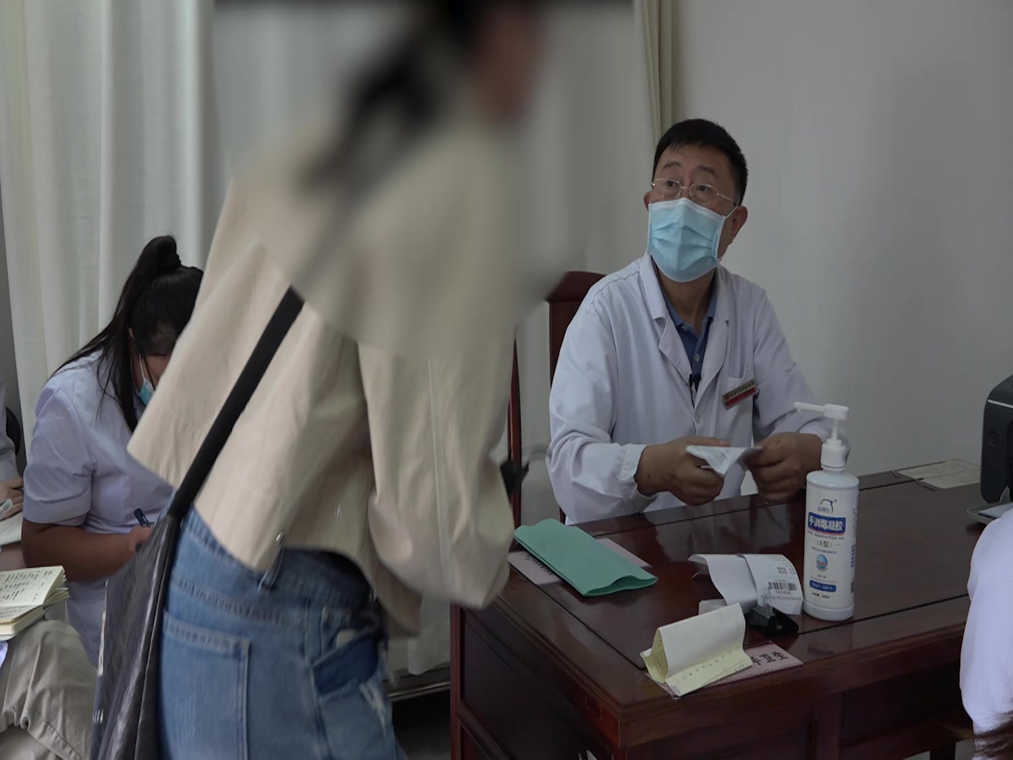 湿热蕴肤兼痰湿内盛：24岁女性下颌痤疮伴减肥困难的清热利湿化痰法