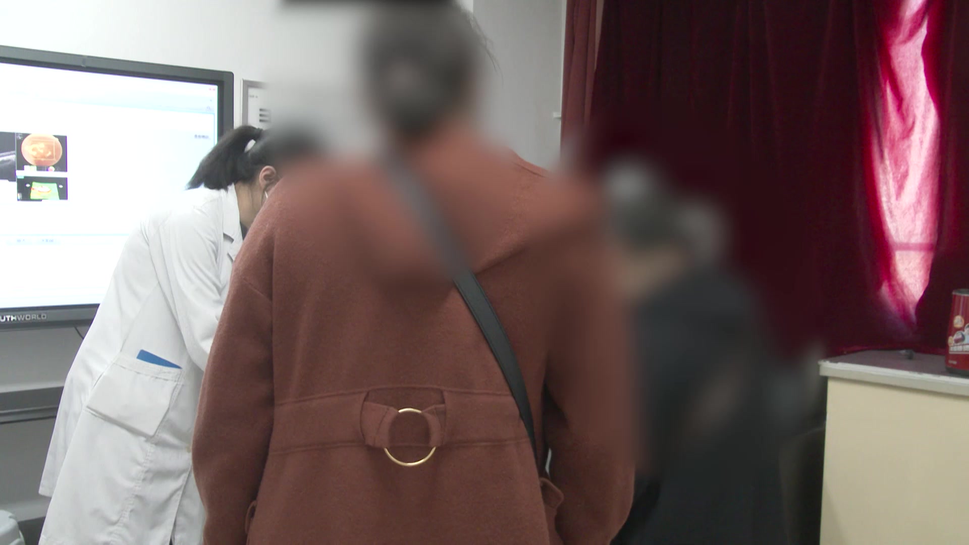 肝郁脾虚水湿上泛：46岁男性中浆后巩膜炎复发的疏肝健脾利水法