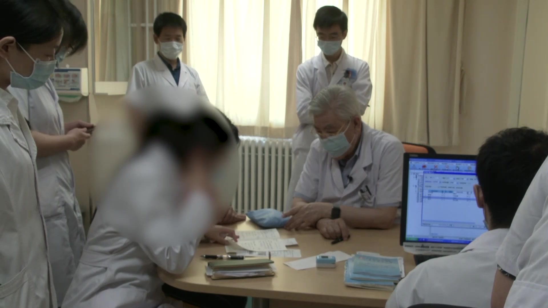 痰热阻肺兼脾虚湿盛：56岁支扩患者咳嗽胸闷纳差的清肺健脾法