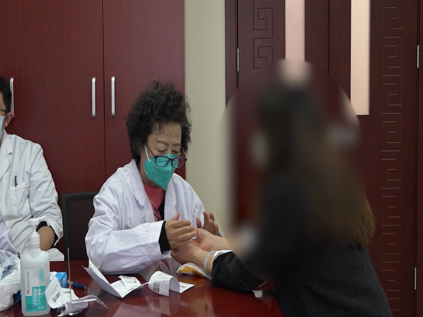 热入血室气血亏虚：40岁女性经期感冒的补气血和解少阳法