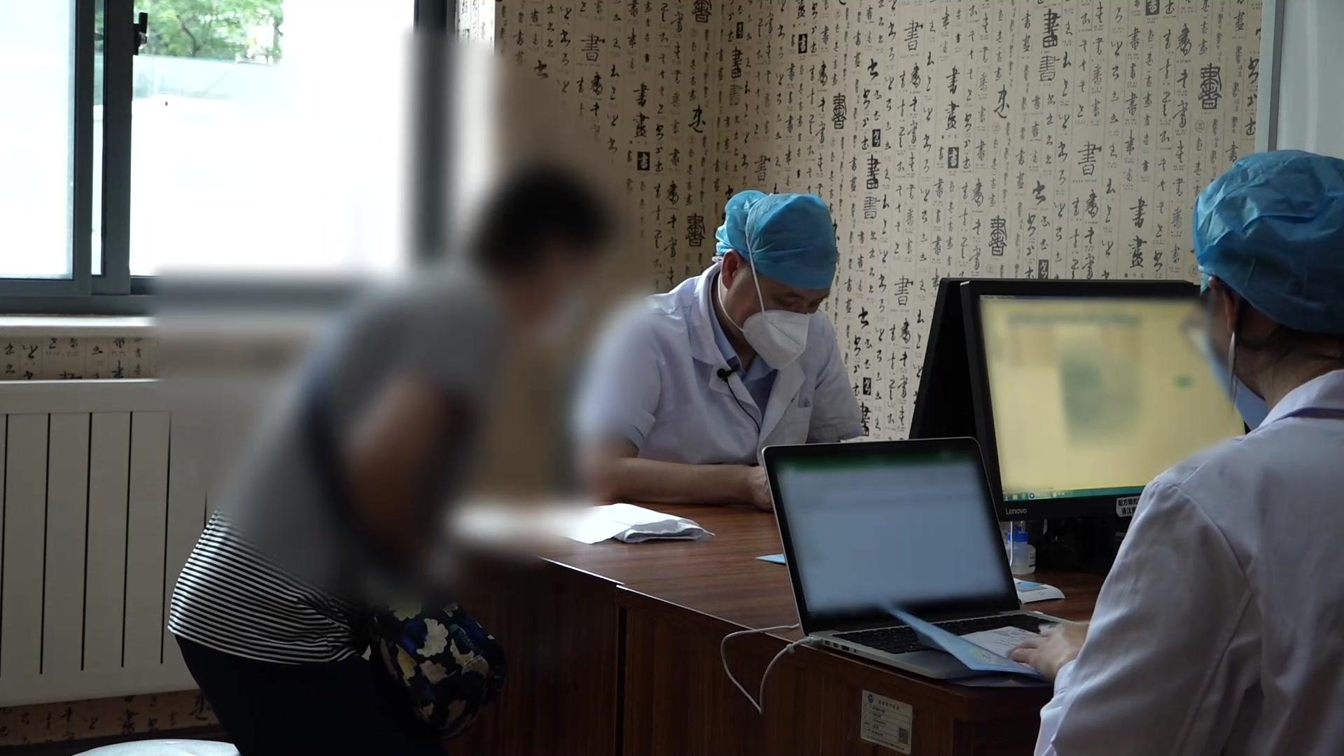 肝胃气滞：68岁萎缩性胃炎患者胃胀恶心理气和胃降逆法