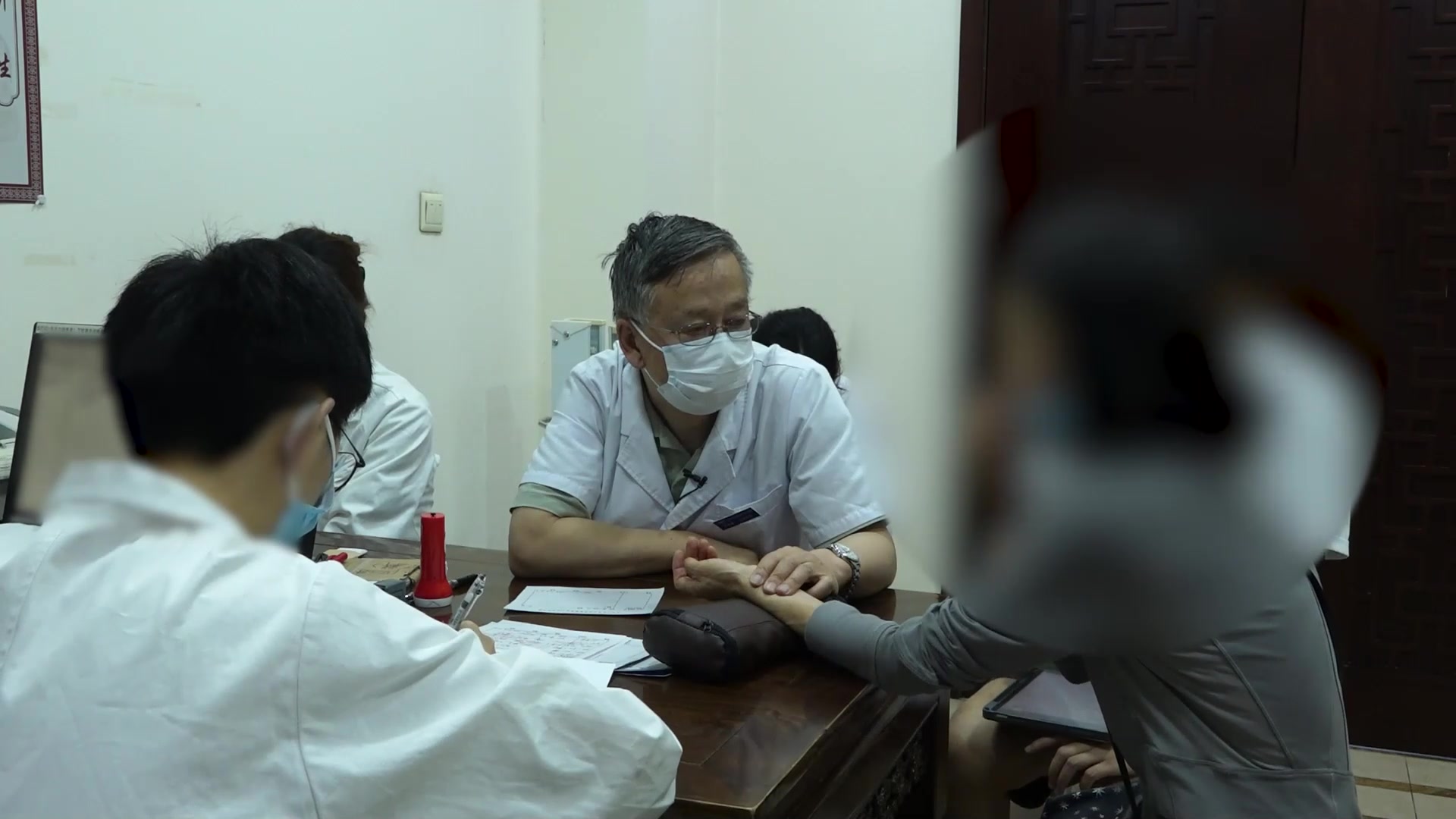 心脾两虚气血不足：60岁女性心悸定时发作的补益心脾法