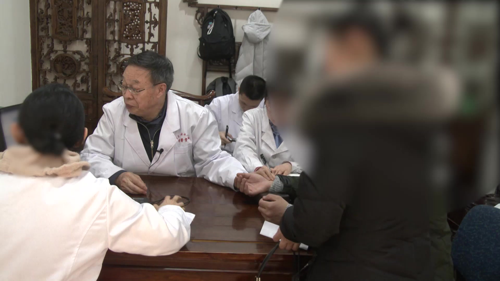 膜性肾病二期复诊：20岁男性化验好转伴失眠汗出的随证调方