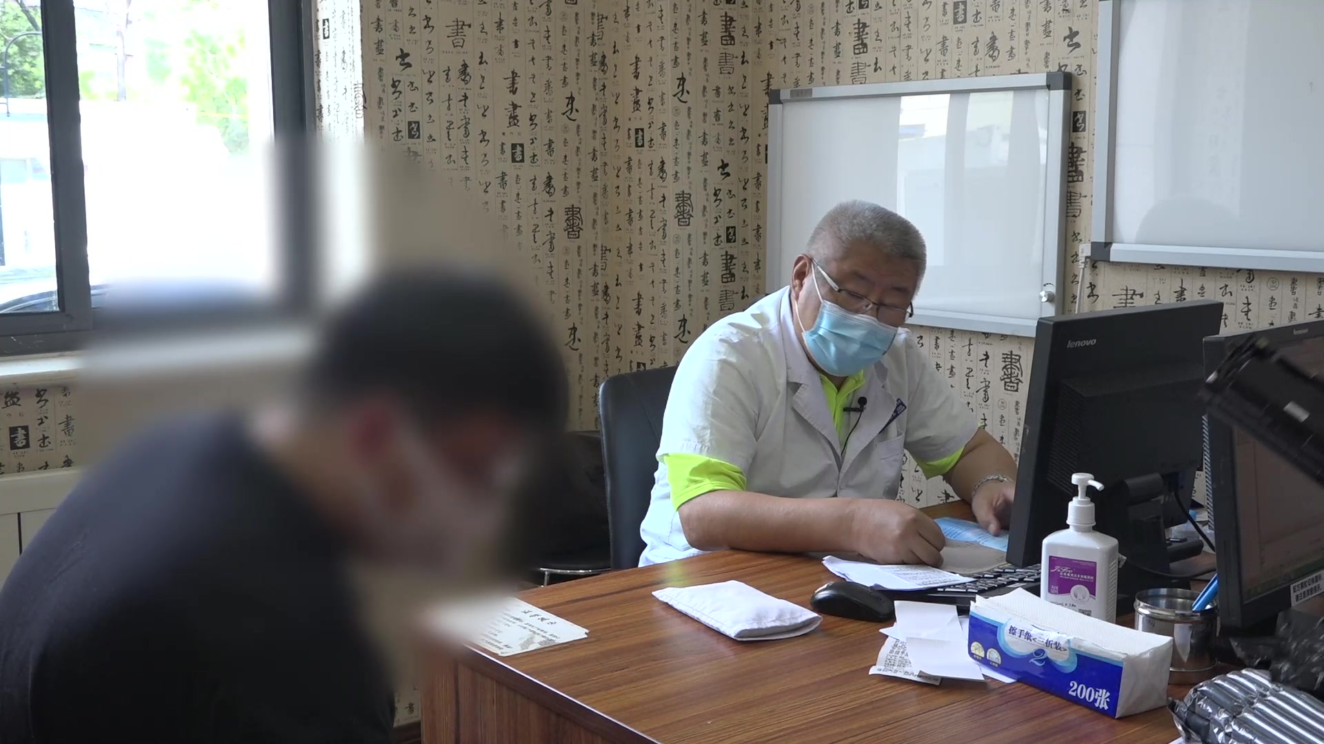 寒湿内蕴肠络瘀滞：22岁克罗恩病慢性肠炎患者便频肠鸣的中西药结合调治