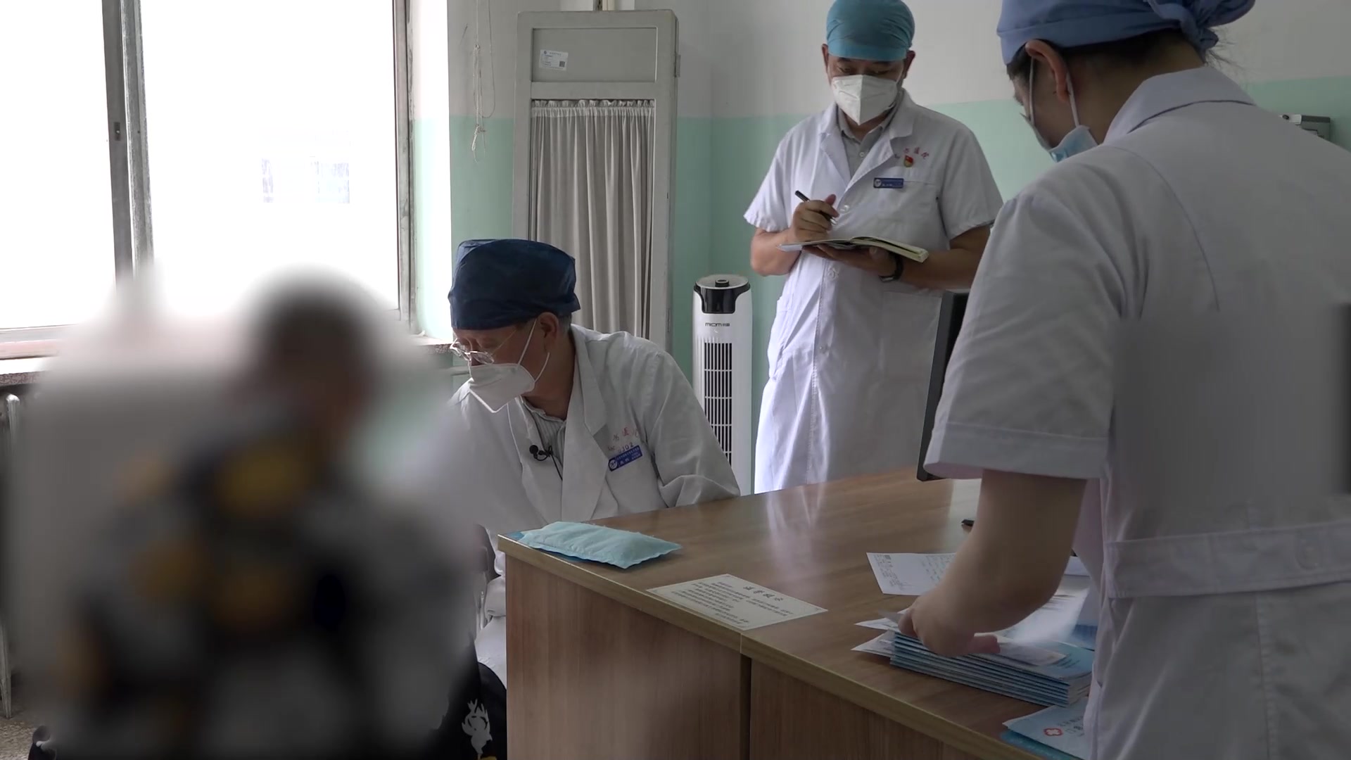 血脉瘀阻：42岁男性下肢静脉功能不全水肿消退后残留沉胀的活血通络巩固治疗
