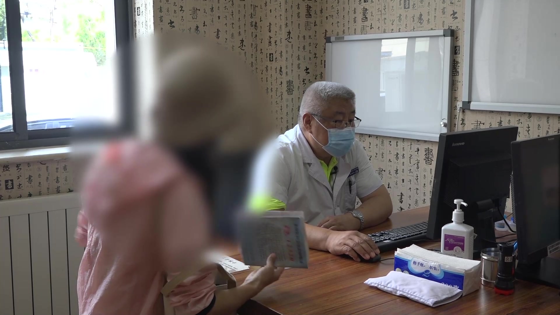 寒湿内蕴肠络瘀滞：49岁女性溃疡性结肠炎复发腹痛的温化寒湿活血法