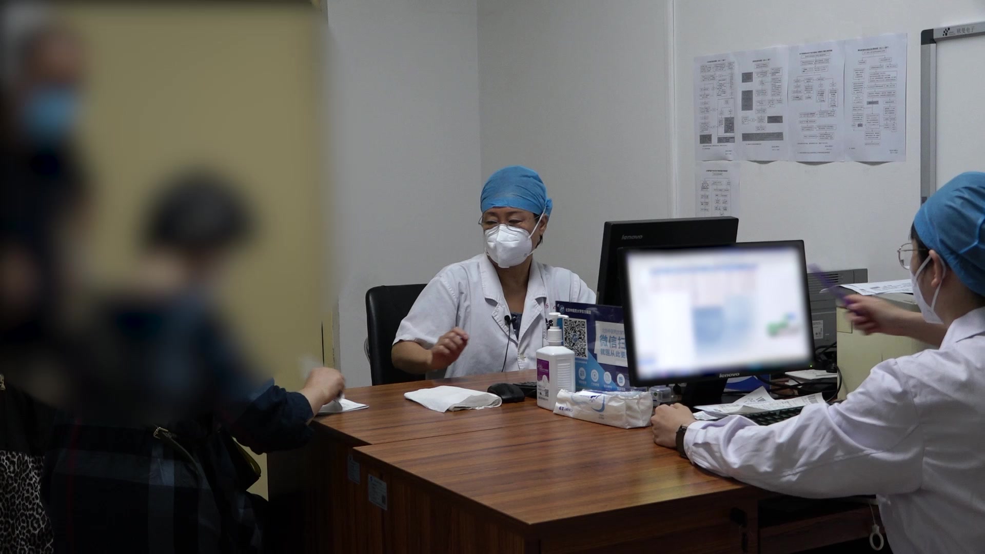 正虚痰瘀痹阻：67岁结缔组织病多发肿瘤术后关节疼痛伴痰多疲劳的中药内外合治