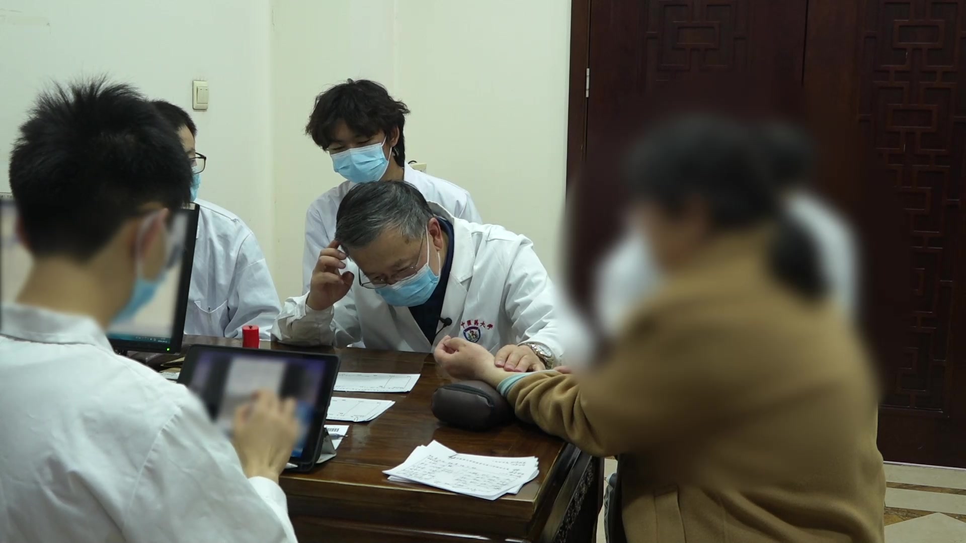 肝阳上亢脾虚痰湿：56岁女性高血压头痛水肿的平肝化痰法