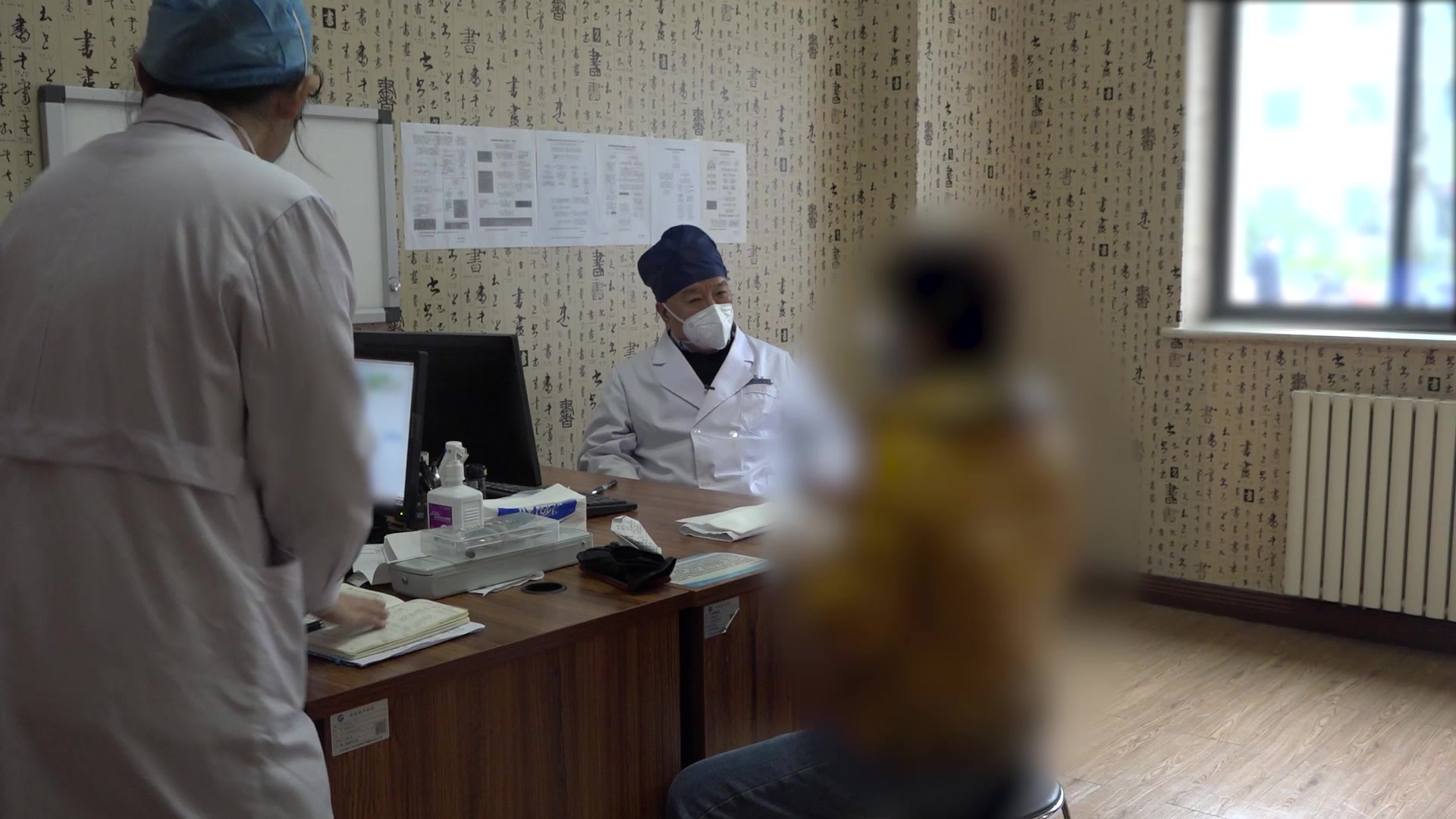 脾胃虚寒兼食滞：53岁女性受凉后胃痛肠鸣的温中健脾消食法