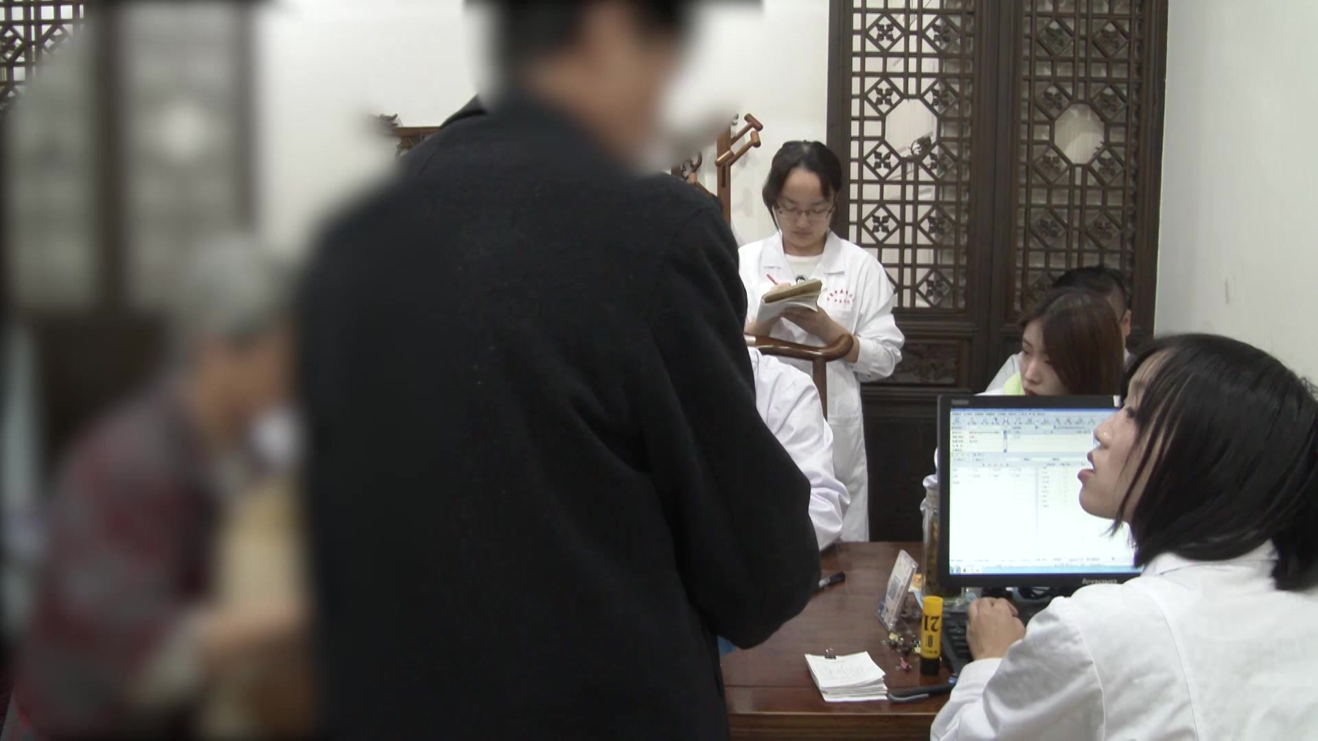 肝郁气滞血瘀：63岁女性右胁胀痛伴耳鸣的疏肝通络法