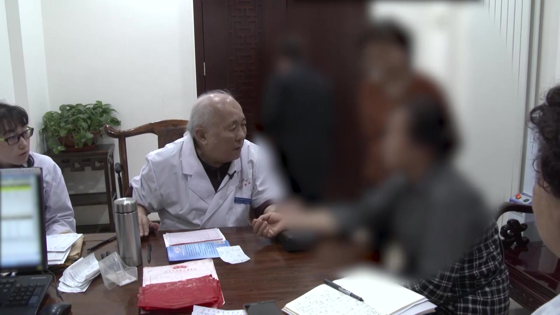 阴虚阳亢瘀血阻络：61岁女性高血压低压高后头沉之滋阴潜阳活血法