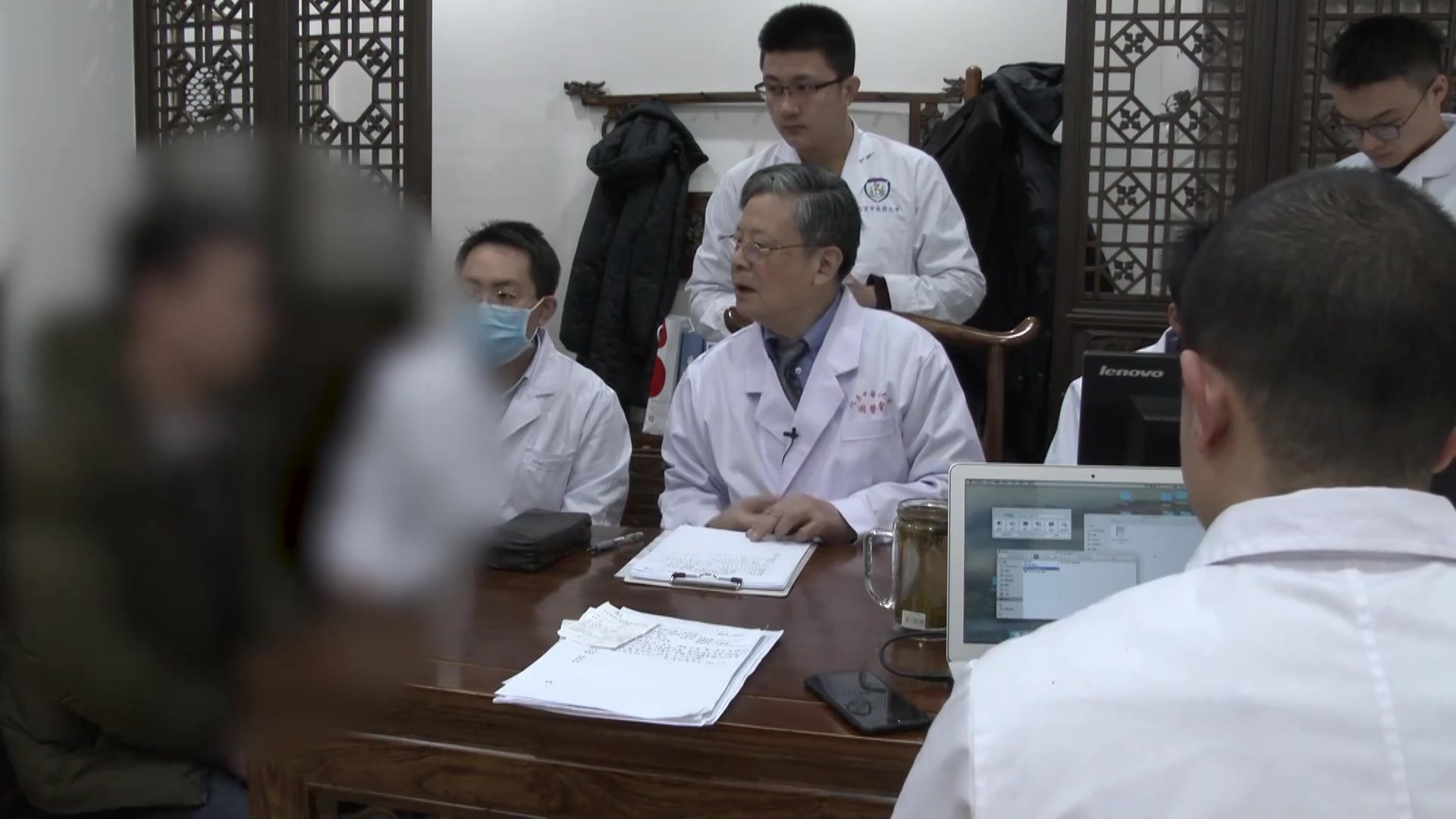脂溢性皮炎：30岁男性面身脱屑干燥的中医辨治