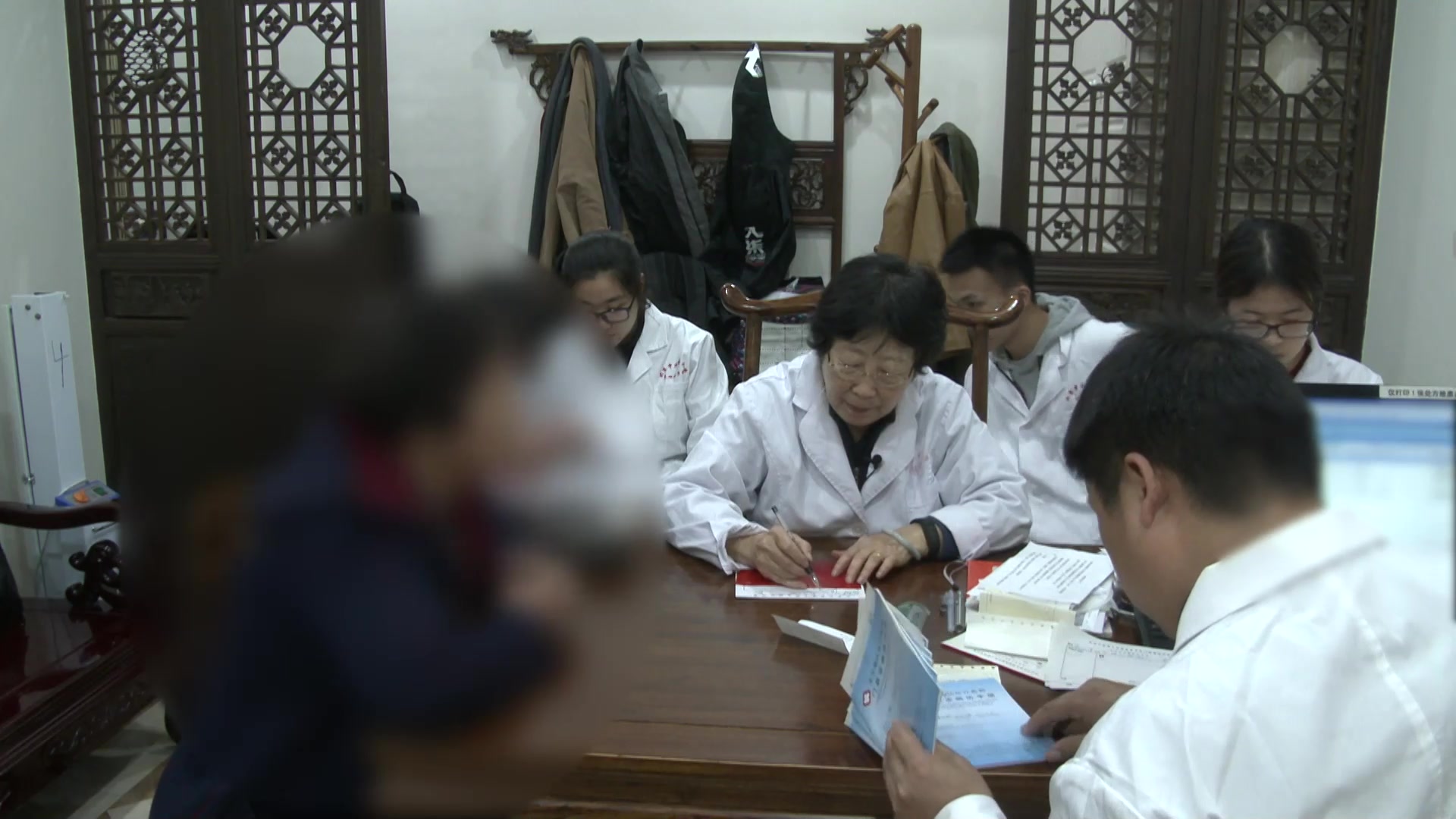肾气不足膀胱失约：68岁女性尿急失禁的补肾固脬与膀胱刺激征辨治
