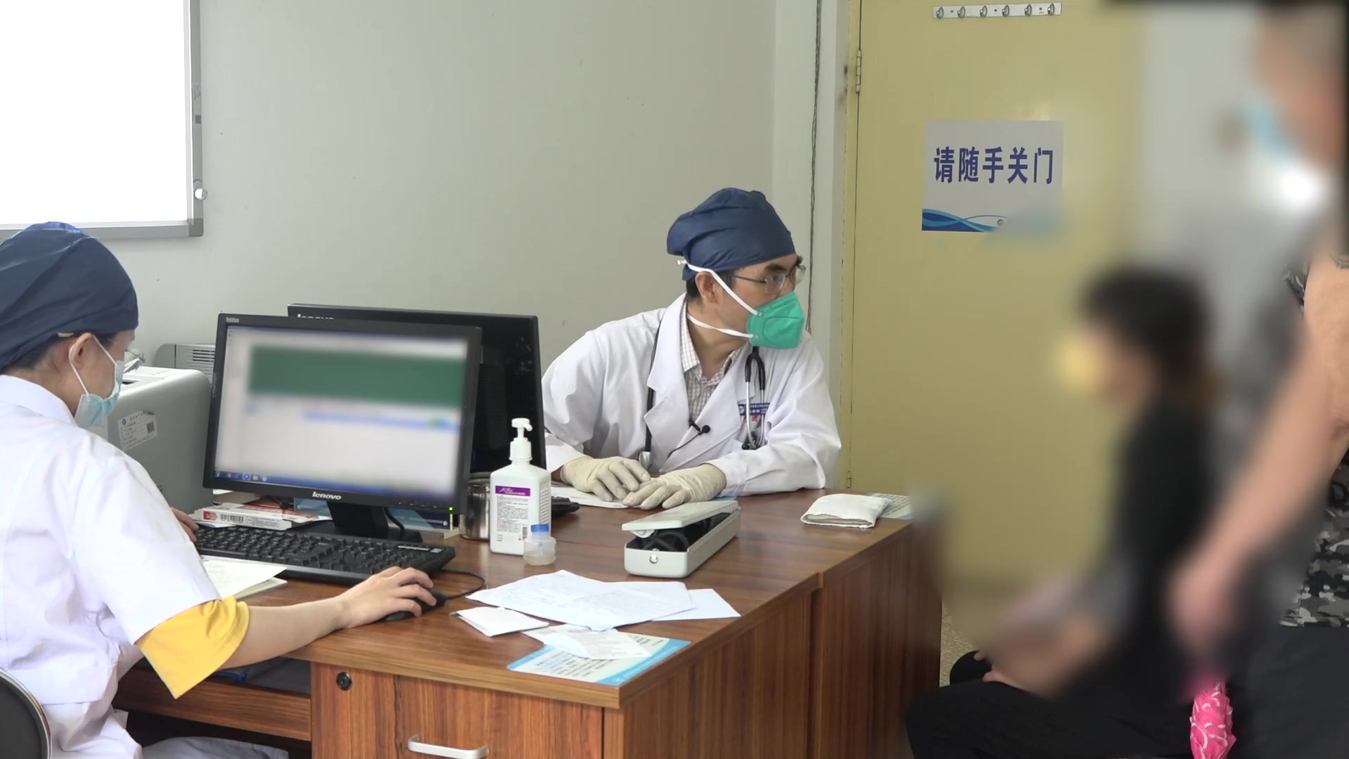 气滞血瘀：51岁女性胸痹心痛伴头晕便秘的活血理气法