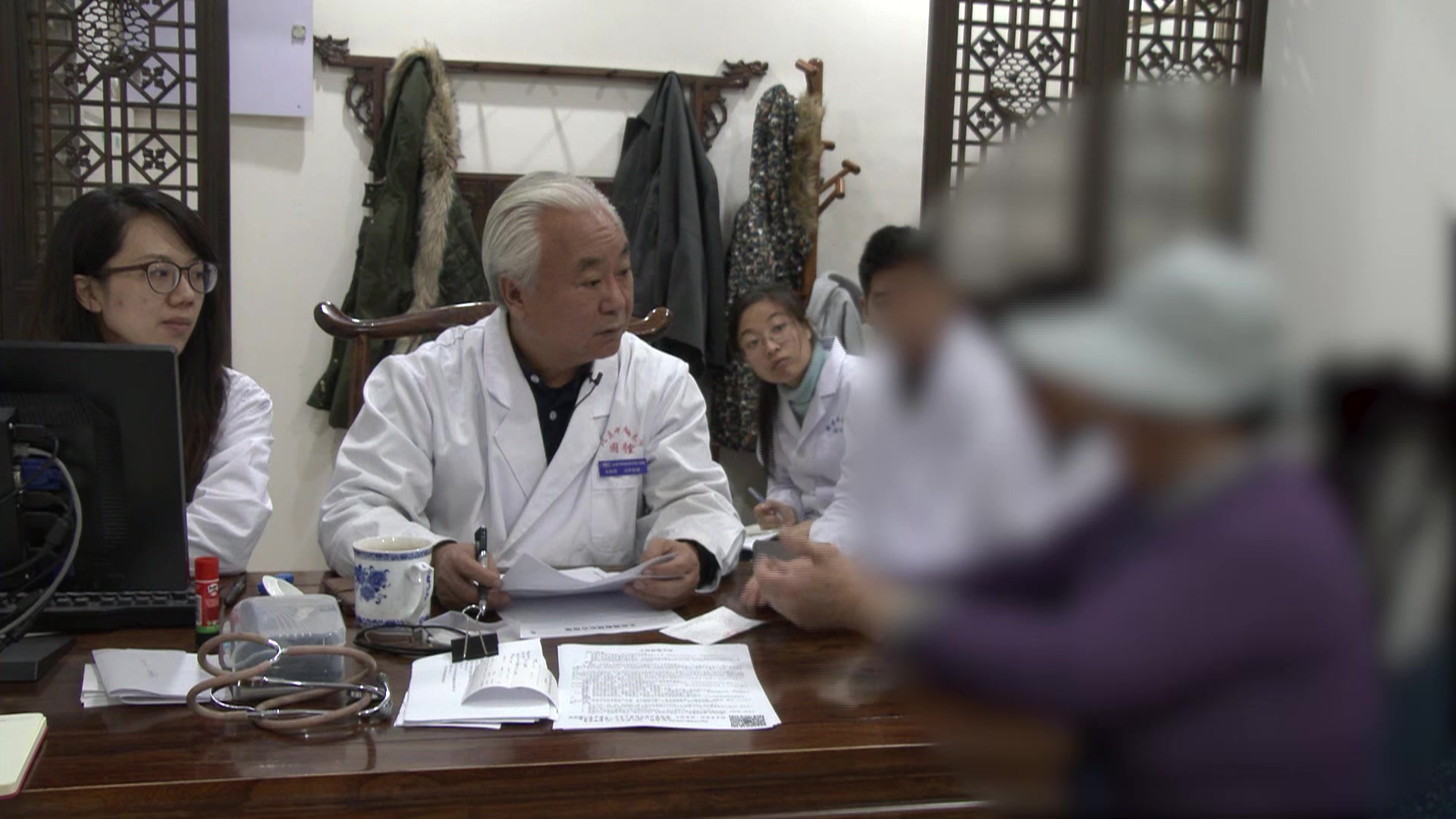 湿热内蕴：69岁女性湿疹反复的清热燥湿内外合治法