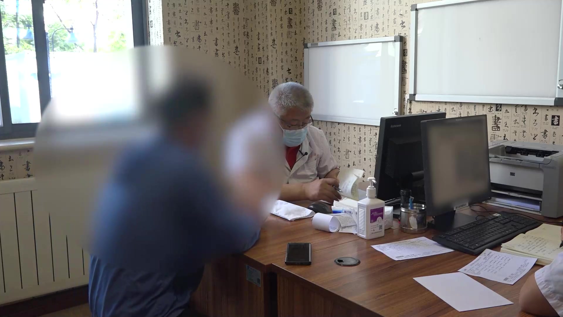 寒湿蕴结肠络瘀滞：55岁男性溃疡性结肠炎腹痛粘液便的温中清化调治