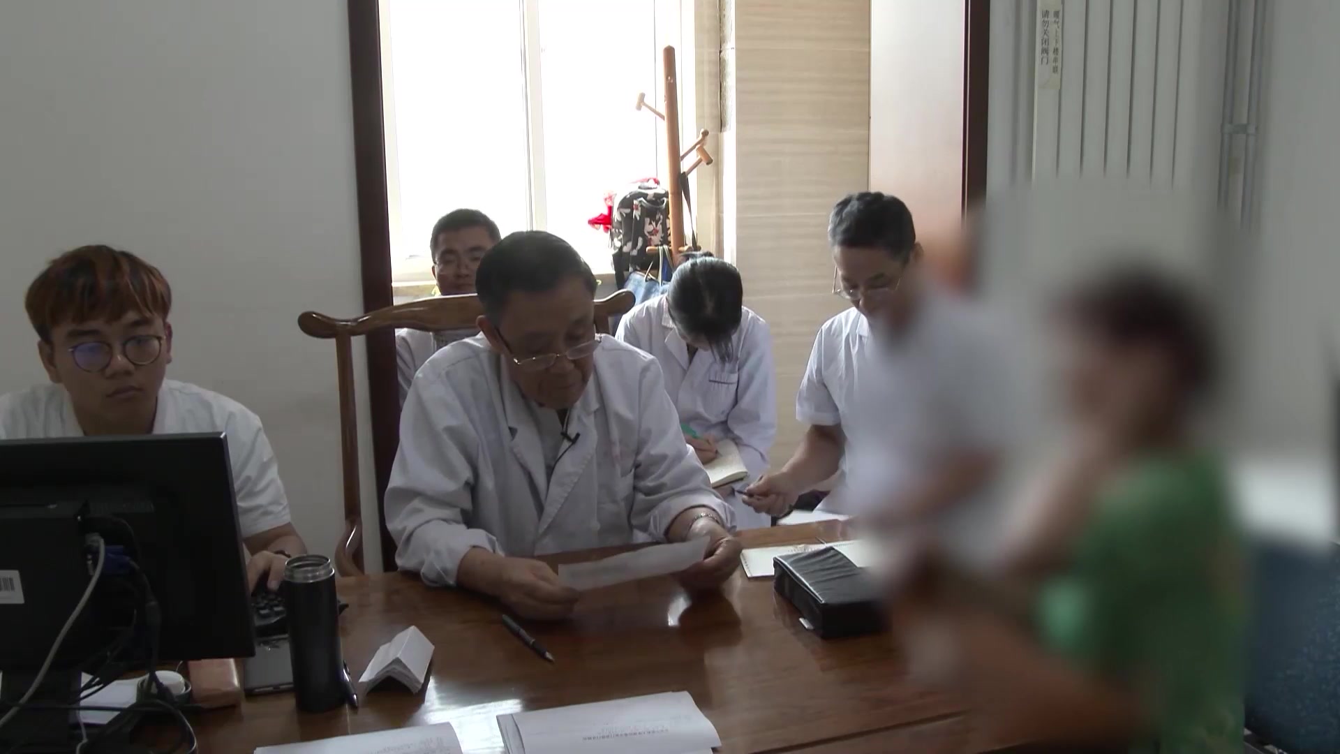 痰瘀阻络清阳不升：63岁女性反复昏睡胸闷伴失忆的中医开窍醒神法