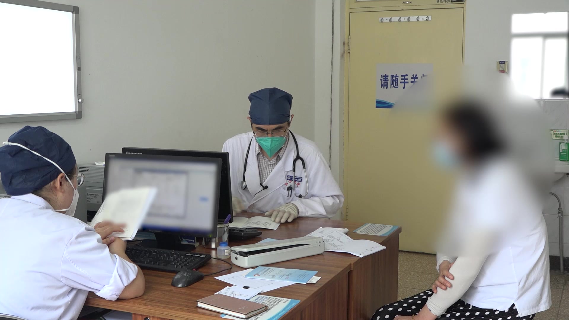 水饮内停太阳太阴合病：58岁女性心悸胸闷胃胀的芳香化湿法