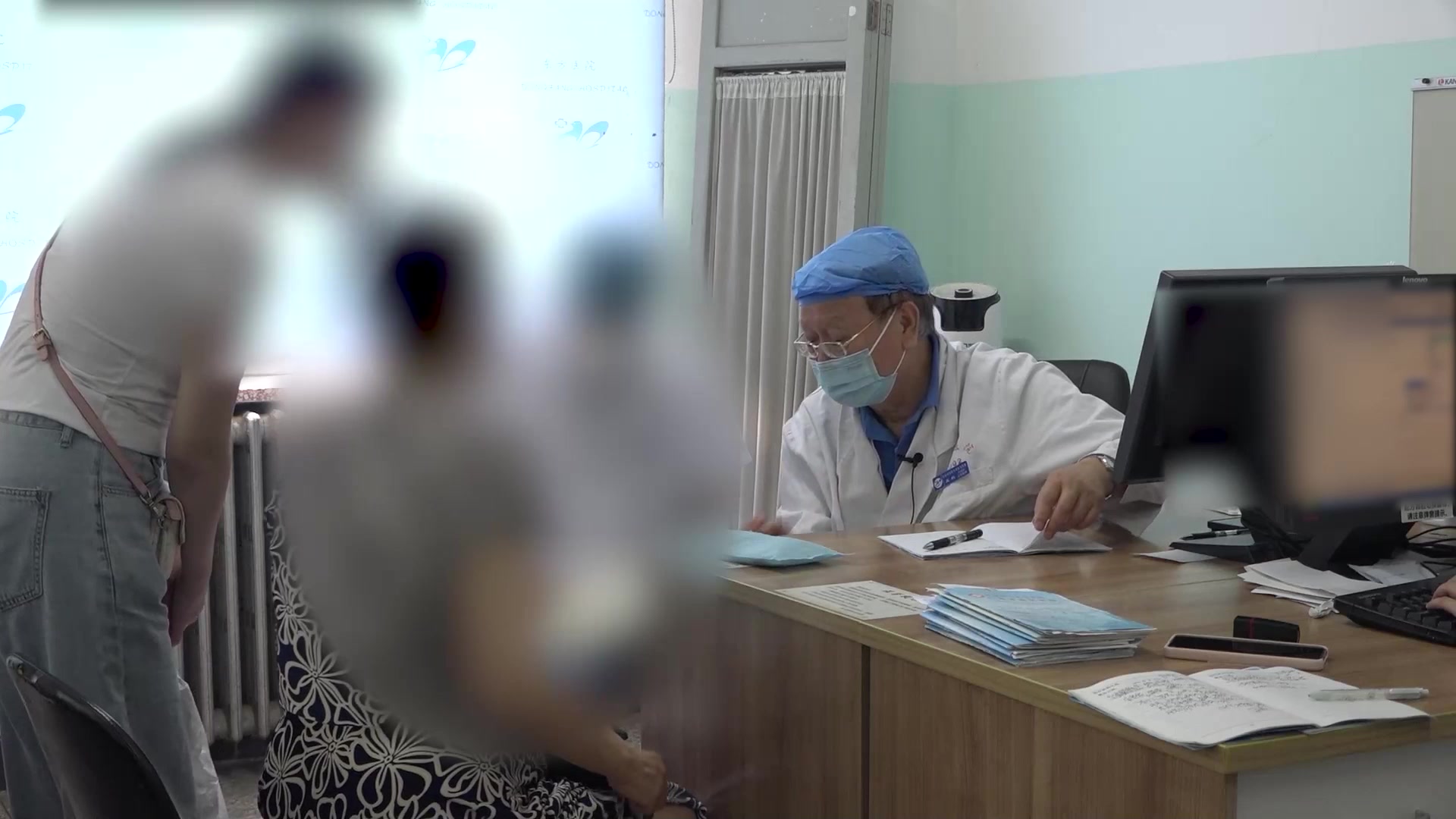 湿热瘀阻脉络：70岁下肢血栓性浅静脉炎突发手指血栓的虫药破瘀法