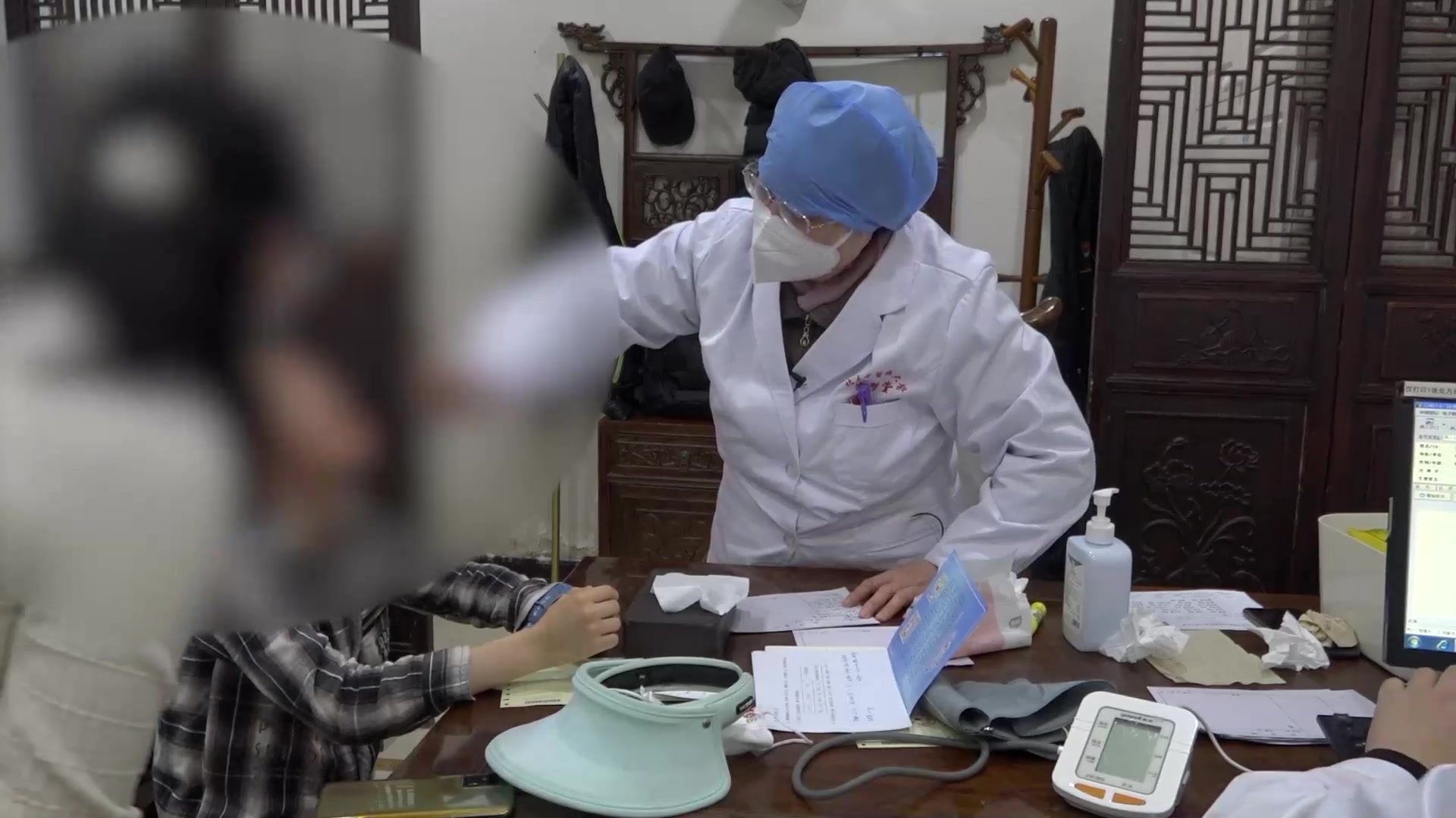 热瘀阻络：10岁男童十年过敏性皮疹伴头晕的清热散瘀法