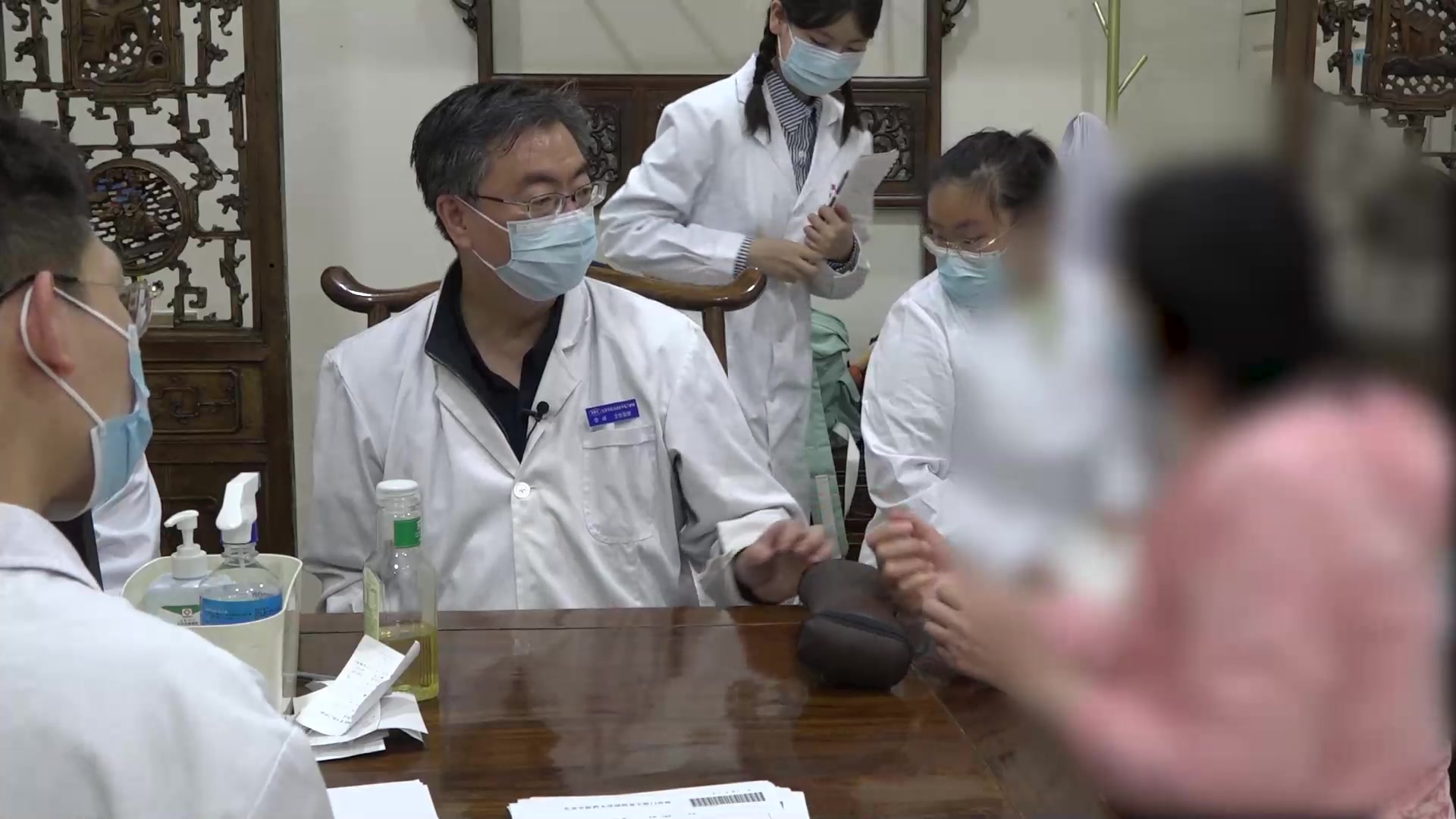 肺气虚肝郁气滞：61岁女性嗅觉间断丧失、头痛的补肺疏肝散结法