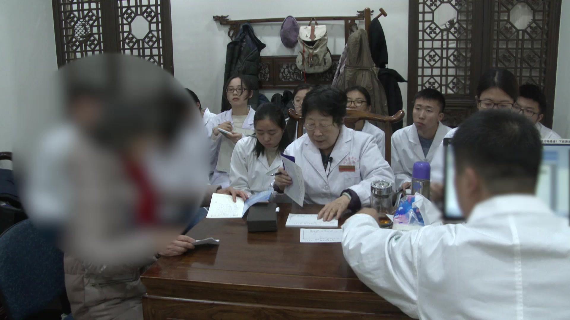 余热未清表邪未尽：61岁女性感冒后午后低热的清解余热法