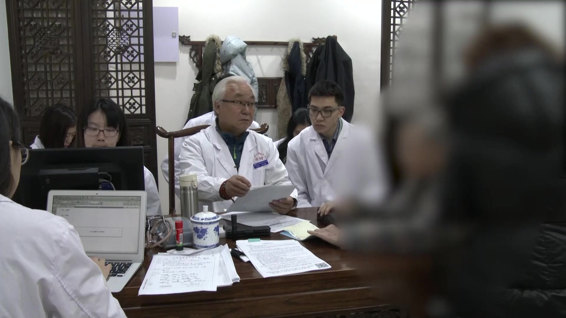 肝胆郁热：78岁老年胆结石口苦的清热利胆保守治法