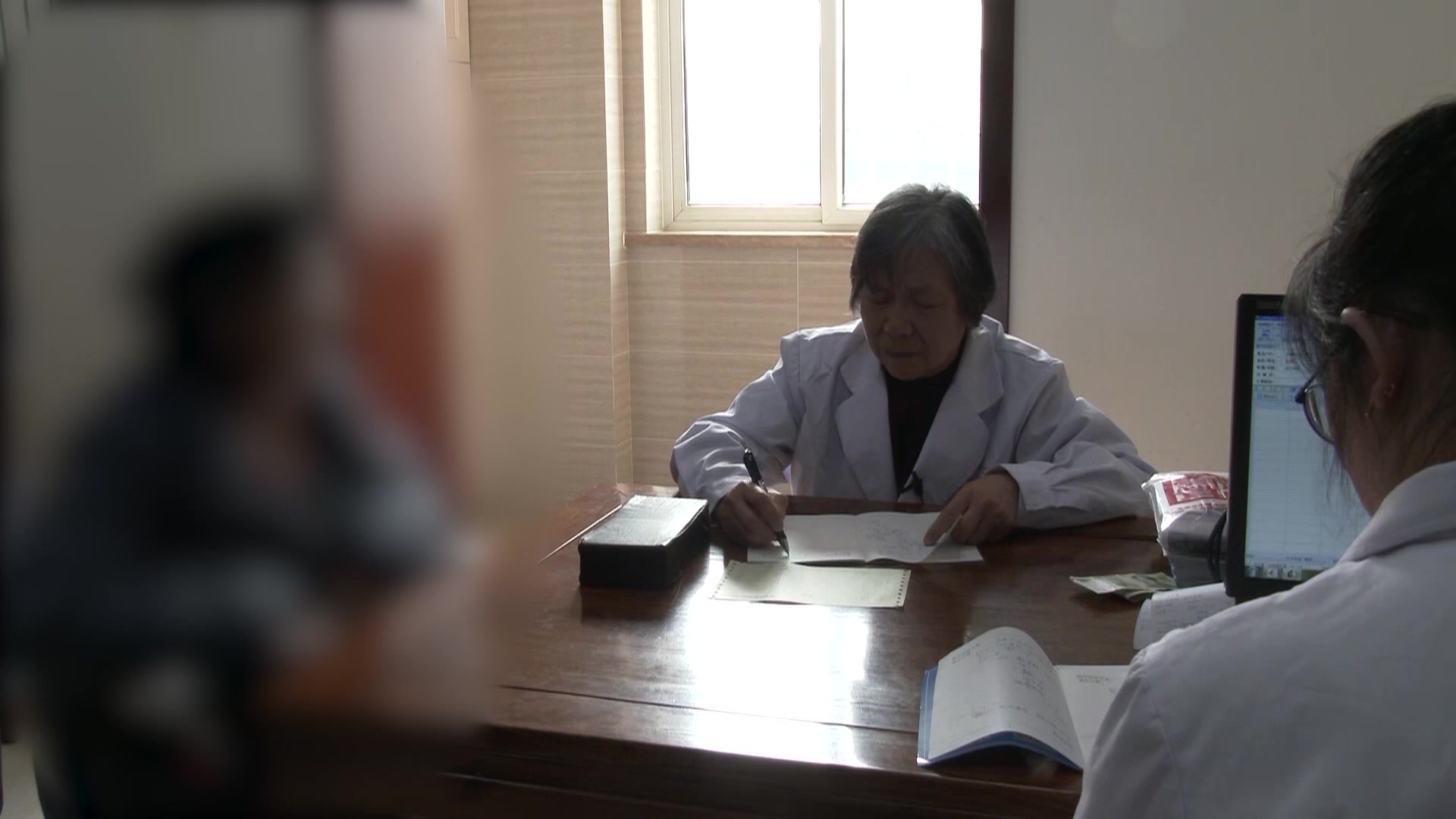 痹证：75岁类风湿膝痛便溏患者的元参配伍调整