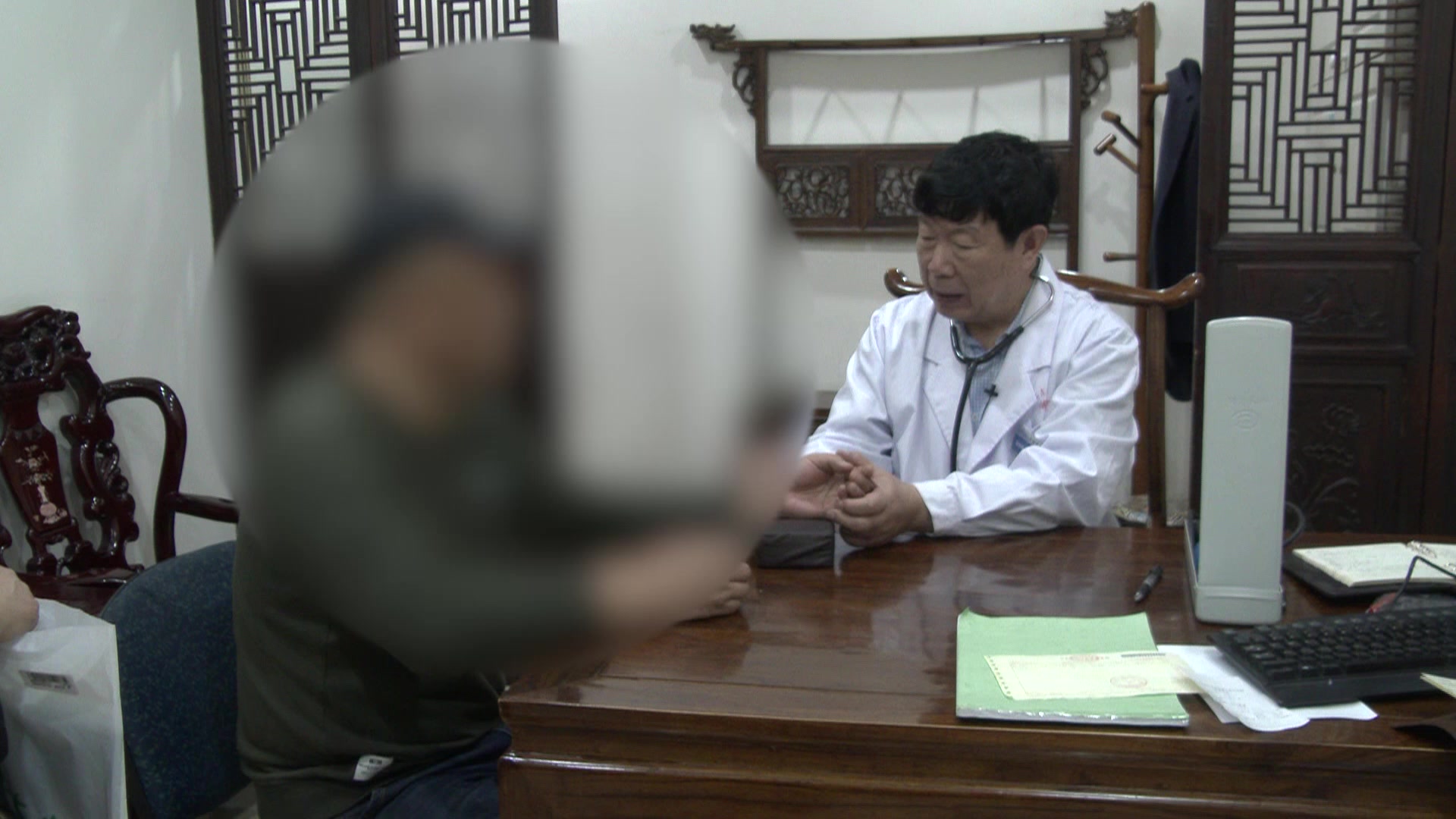 血瘀阻络兼心肾亏虚：50岁男性高血压头晕头重胸痛之活血化瘀益气法
